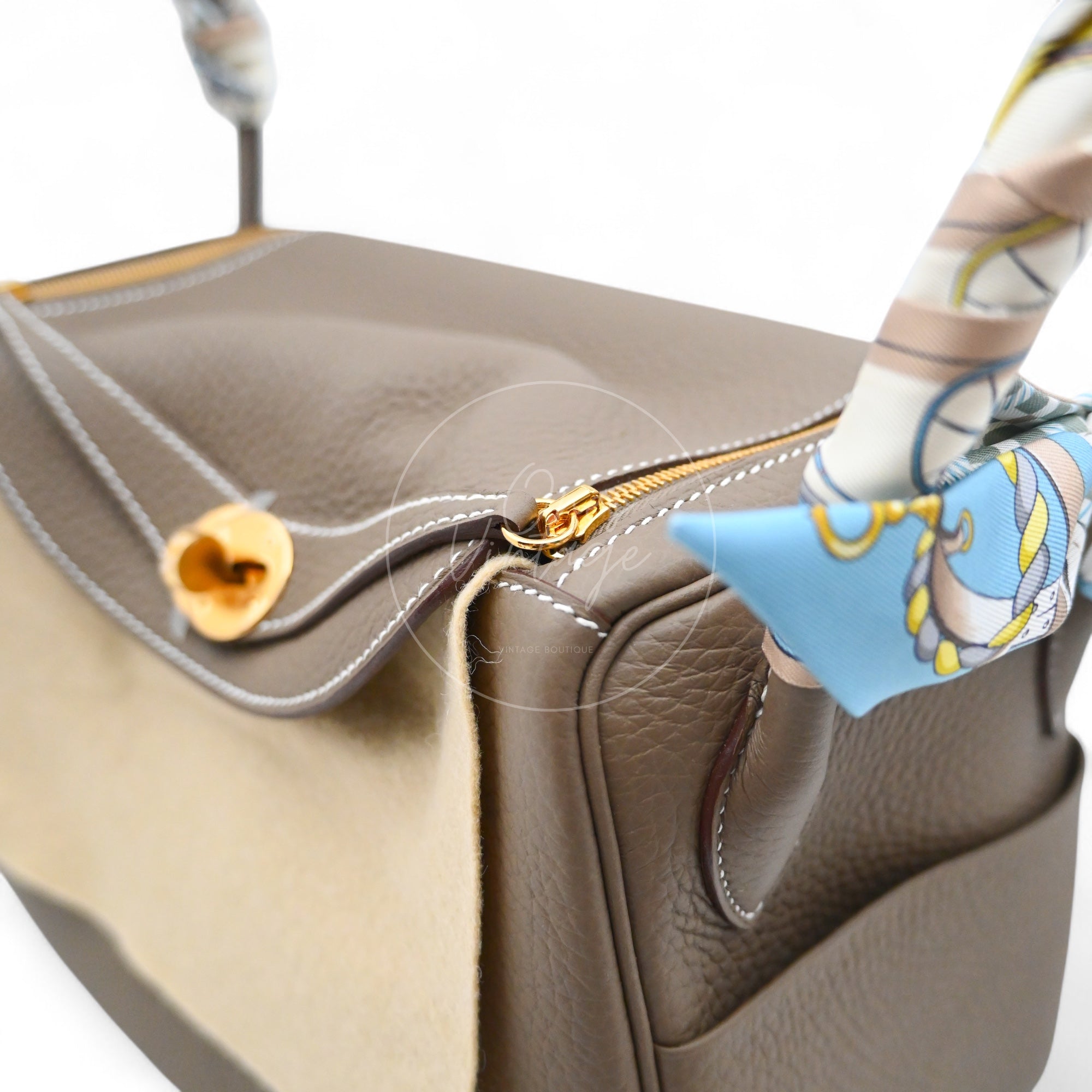 [Brand New] Hermes Lindy 26 Etoupe Clemence GHW Stamp W