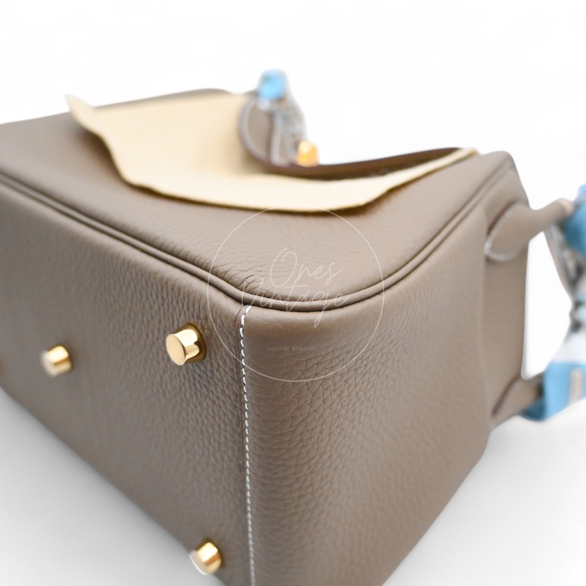 [Brand New] Hermes Lindy 26 Etoupe Clemence GHW Stamp W