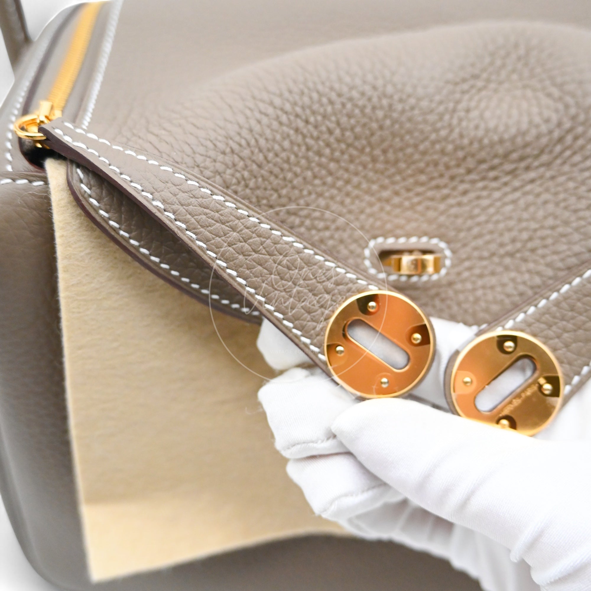 [Brand New] Hermes Lindy 26 Etoupe Clemence GHW Stamp W