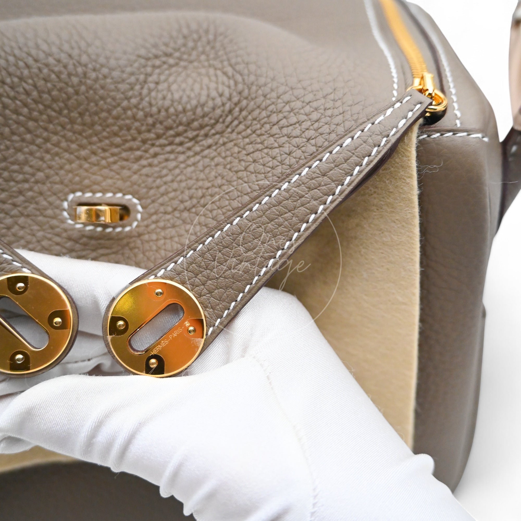 [Brand New] Hermes Lindy 26 Etoupe Clemence GHW Stamp W