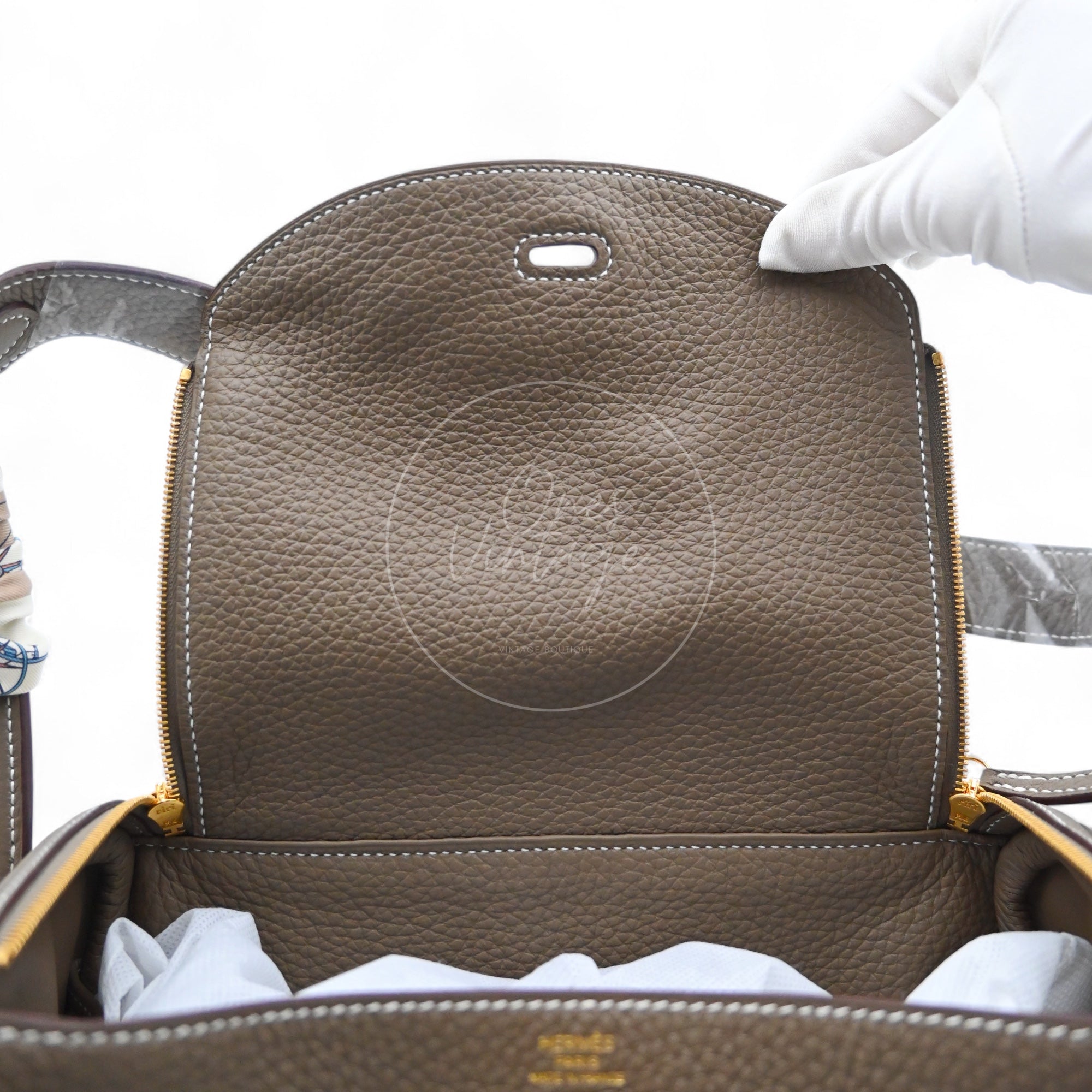 [Brand New] Hermes Lindy 26 Etoupe Clemence GHW Stamp W