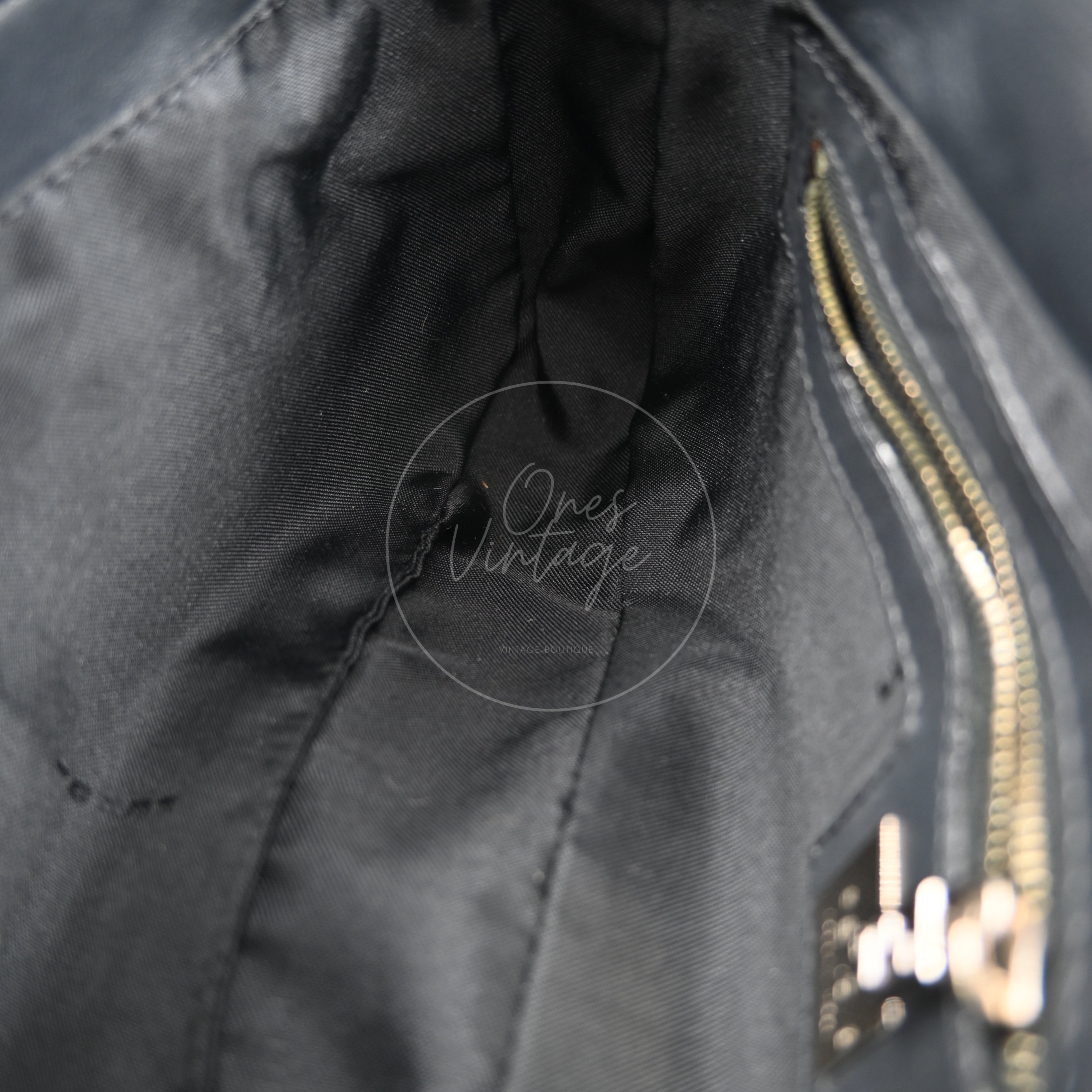 [Pre-owned] Fendi Black Fur Baguette Handbag