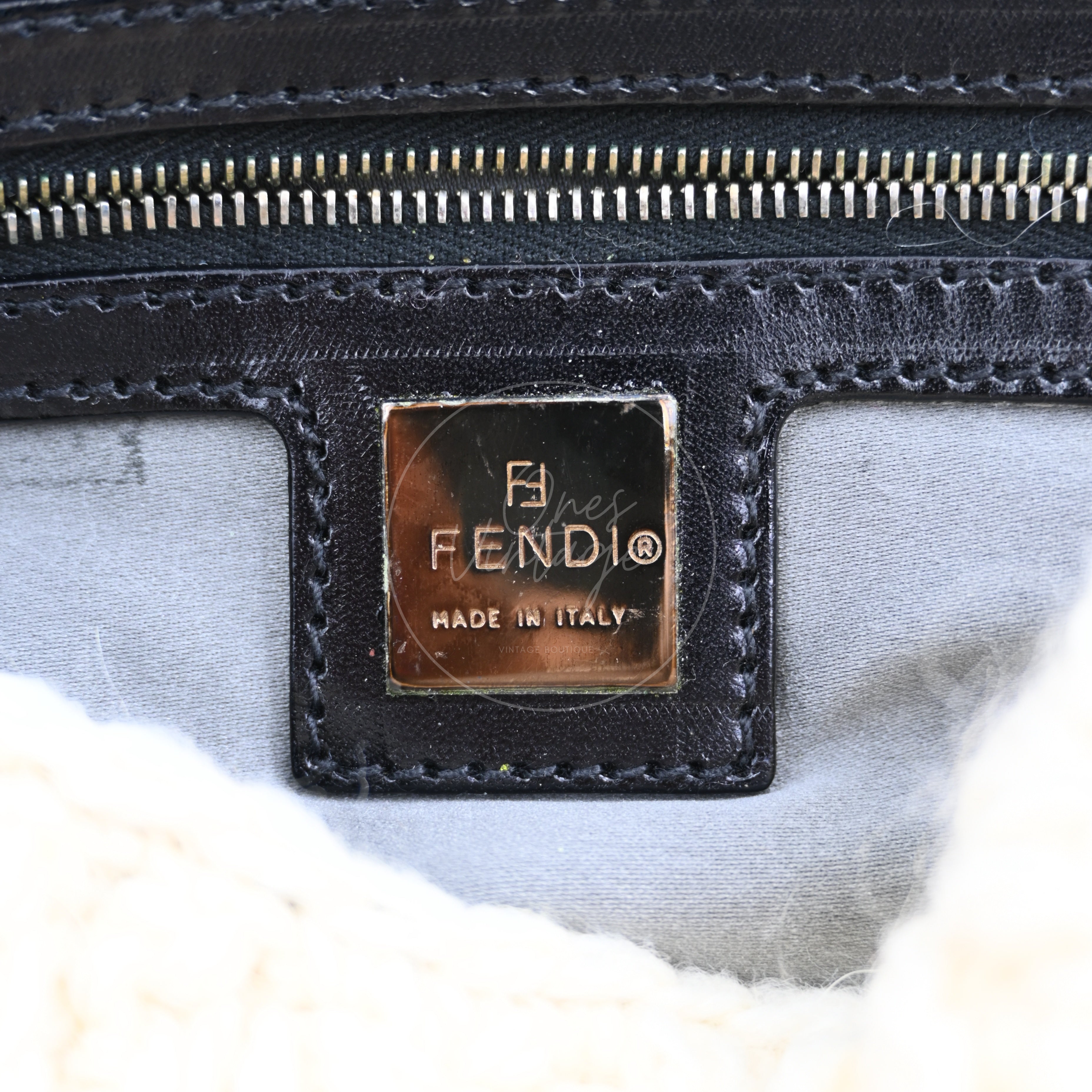 [Pre-owned] Fendi Mamma Baguette Knit Wool Handbag