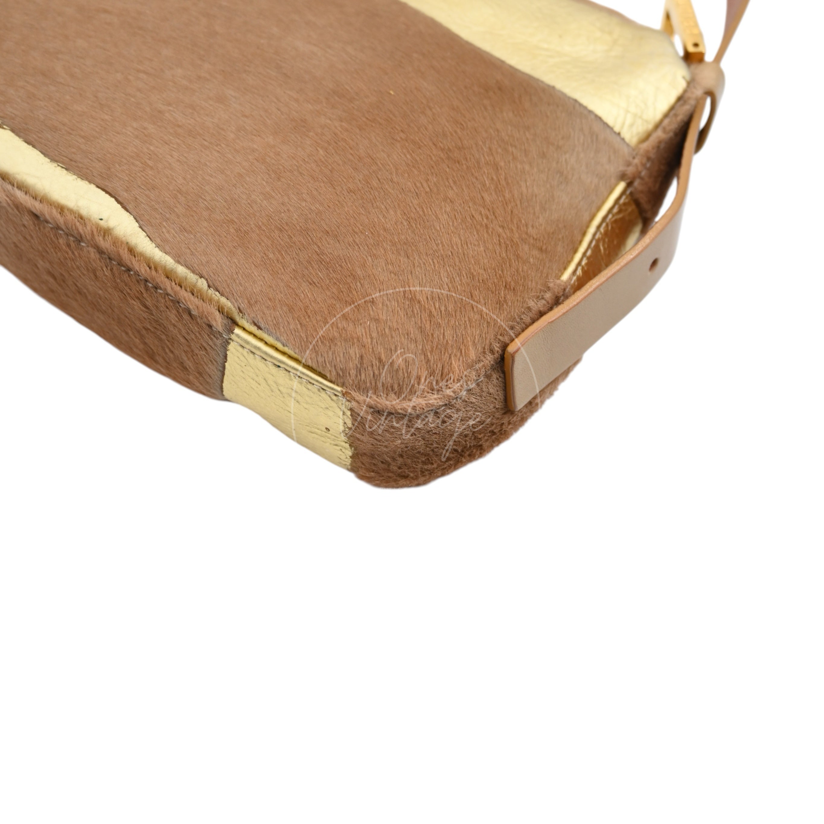 [Pre-owned] Fendi Brown & Gold Pony Hair Baguette Shoulder Bag