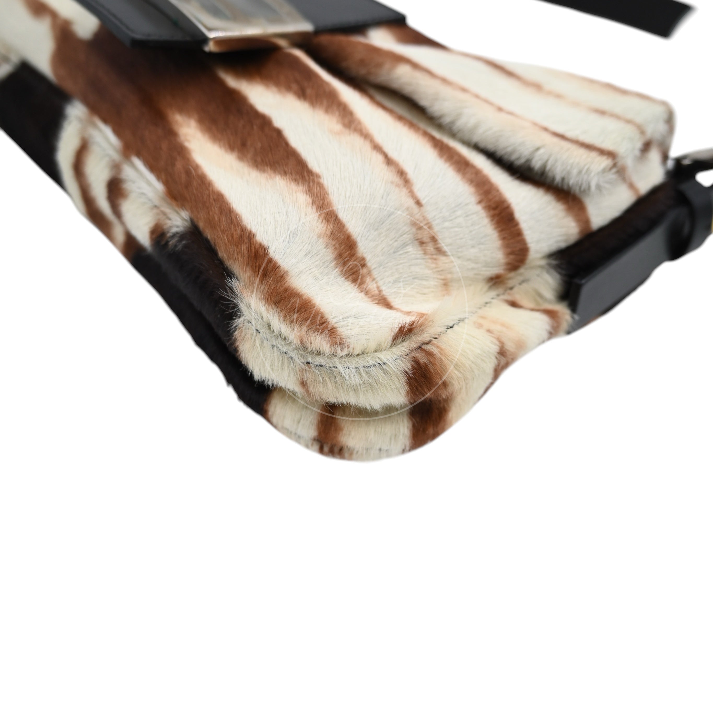 [Pre-owned] Fendi Animal Print Pony Hair Baguette Brown White Bag