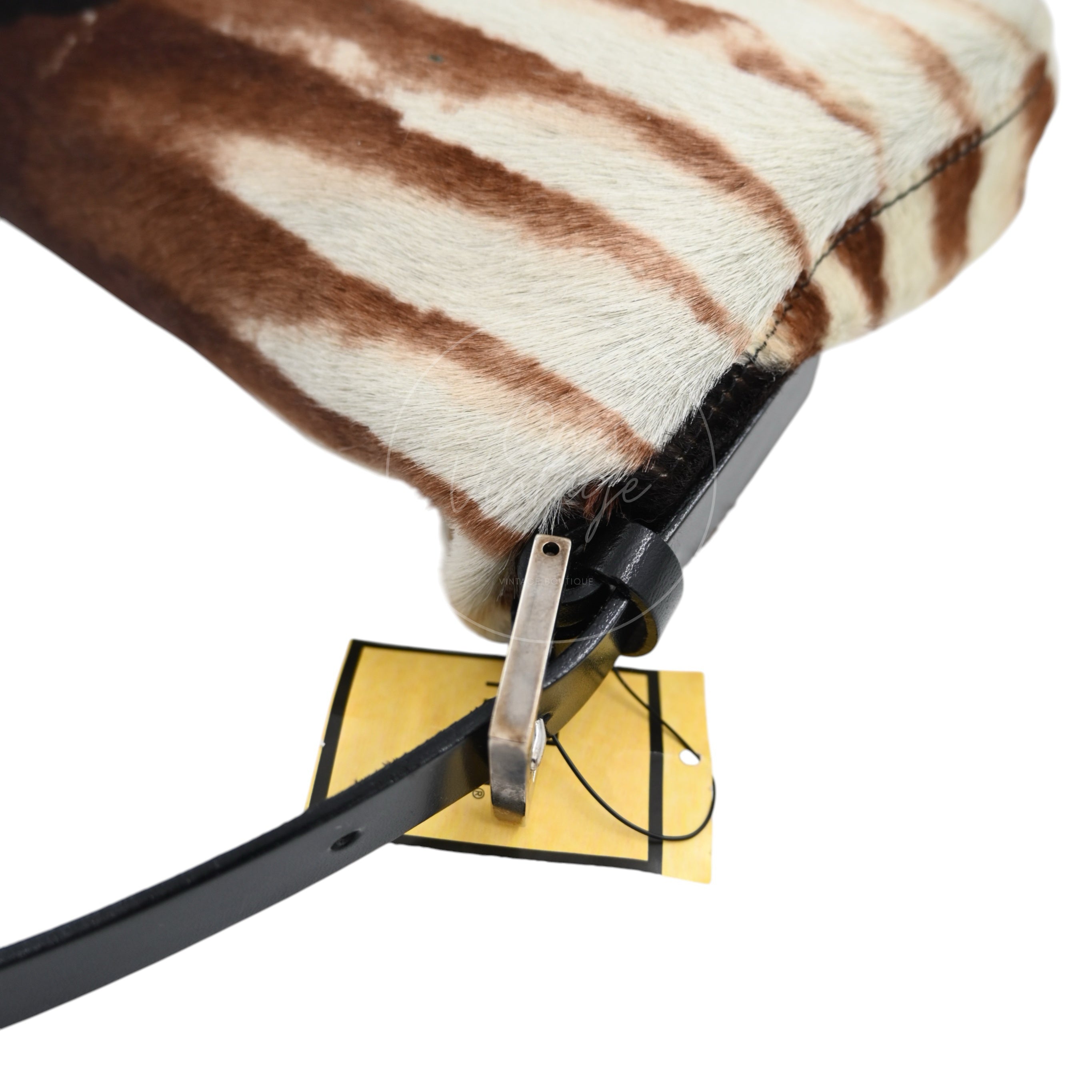 [Pre-owned] Fendi Animal Print Pony Hair Baguette Brown White Bag