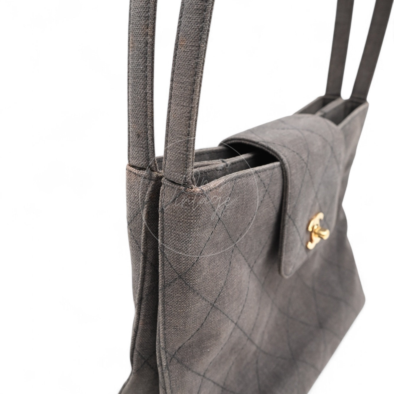 [Pre-owned] Chanel Grey Matelasse Canvas Shoulder Bag