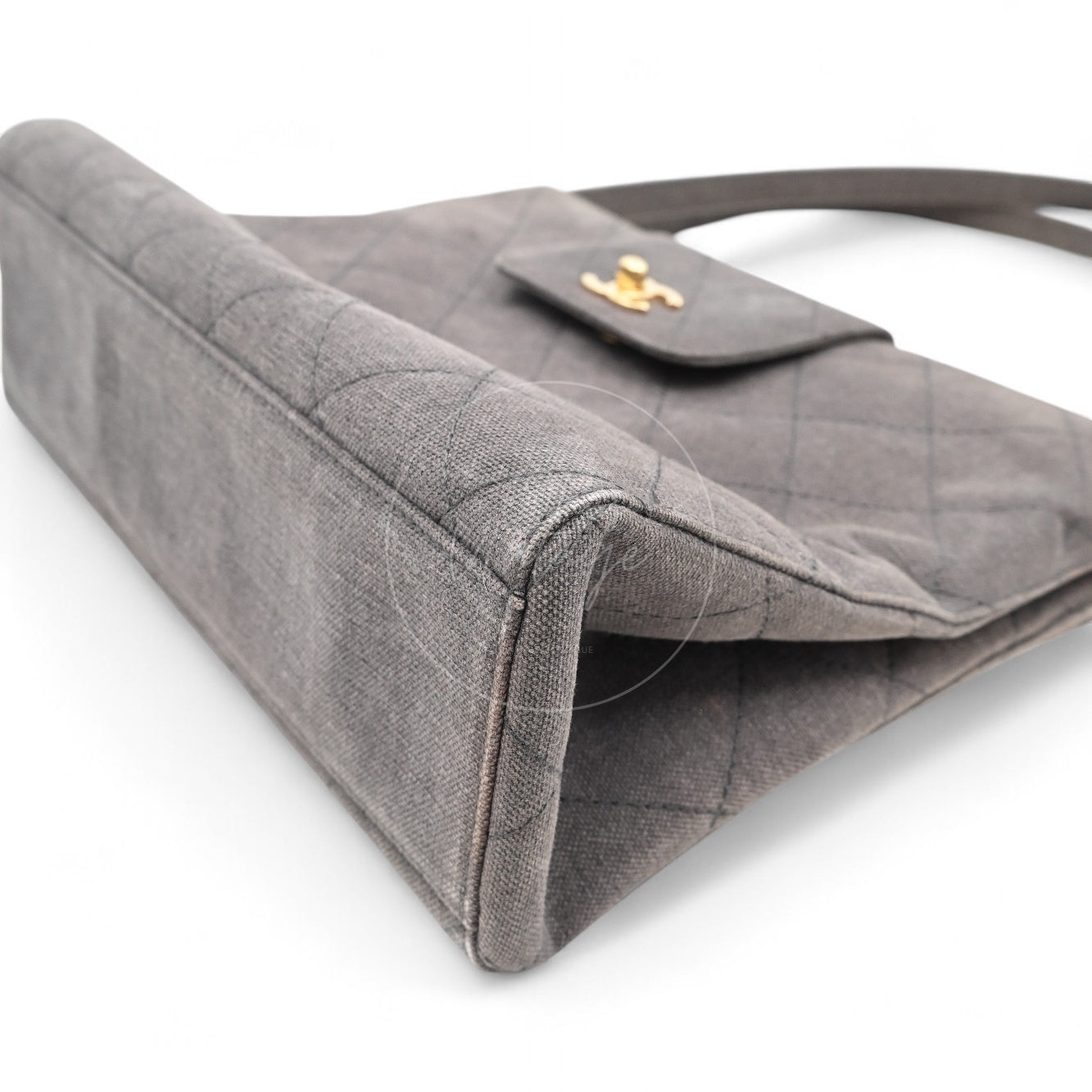 [Pre-owned] Chanel Grey Matelasse Canvas Shoulder Bag
