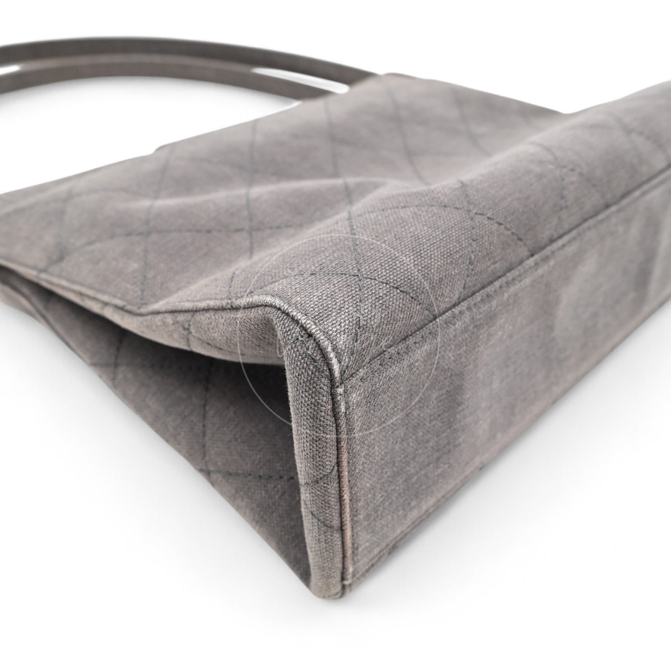 [Pre-owned] Chanel Grey Matelasse Canvas Shoulder Bag