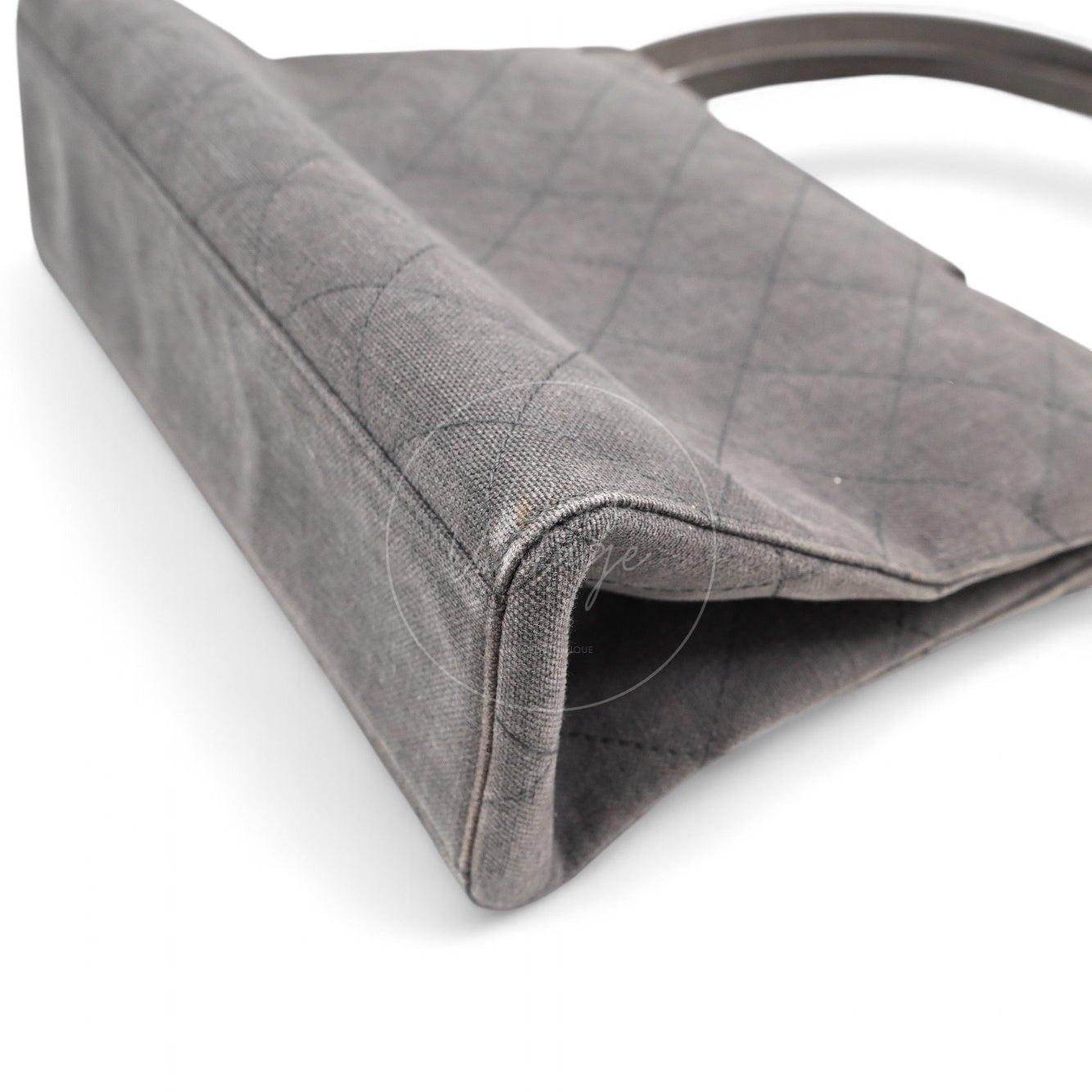 [Pre-owned] Chanel Grey Matelasse Canvas Shoulder Bag