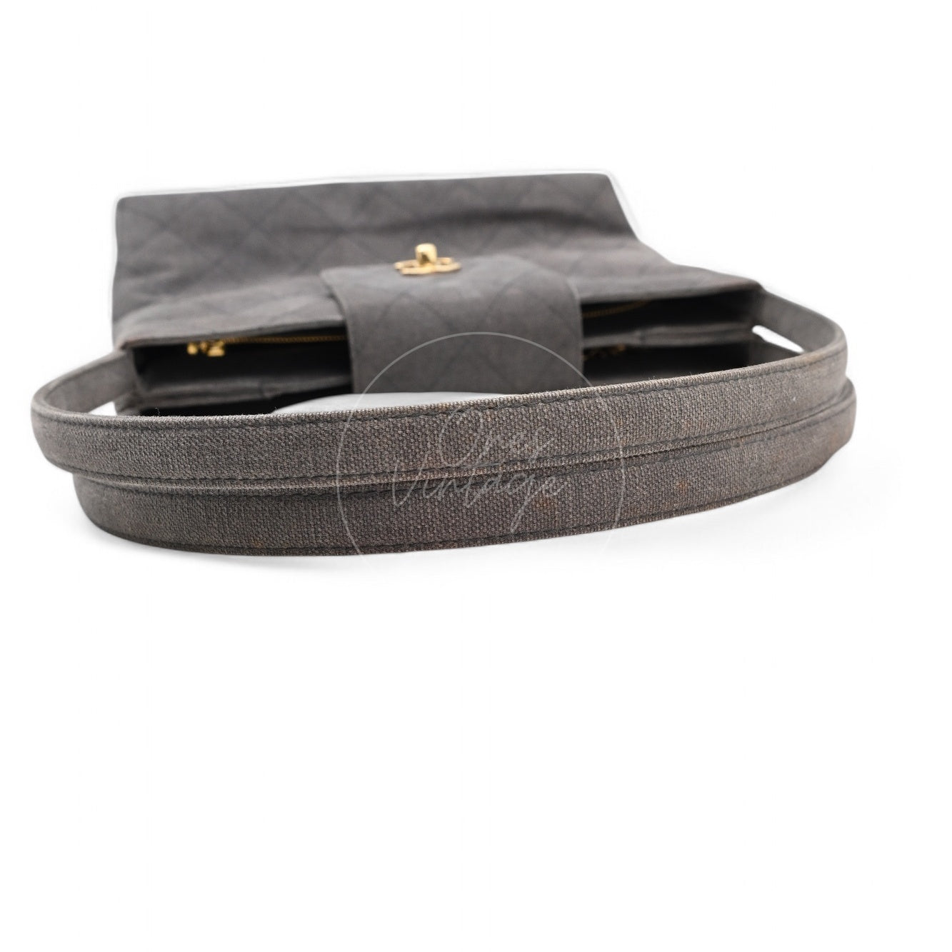 [Pre-owned] Chanel Grey Matelasse Canvas Shoulder Bag