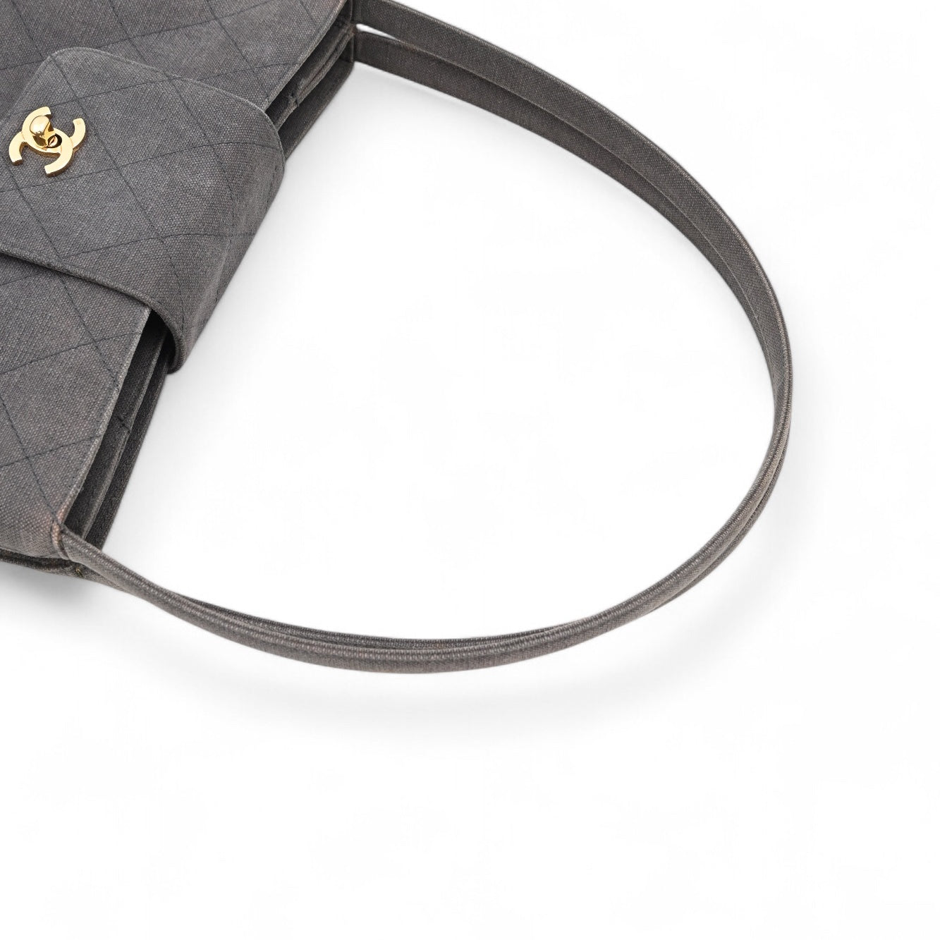 [Pre-owned] Chanel Grey Matelasse Canvas Shoulder Bag