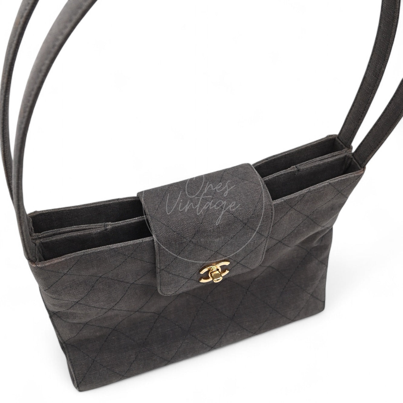 [Pre-owned] Chanel Grey Matelasse Canvas Shoulder Bag