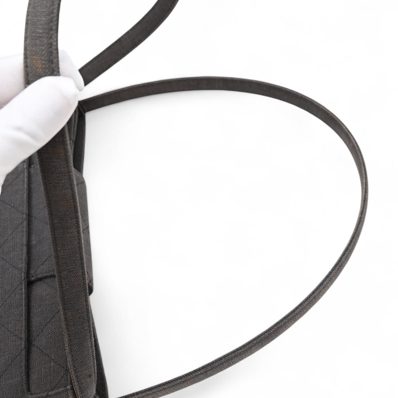 [Pre-owned] Chanel Grey Matelasse Canvas Shoulder Bag