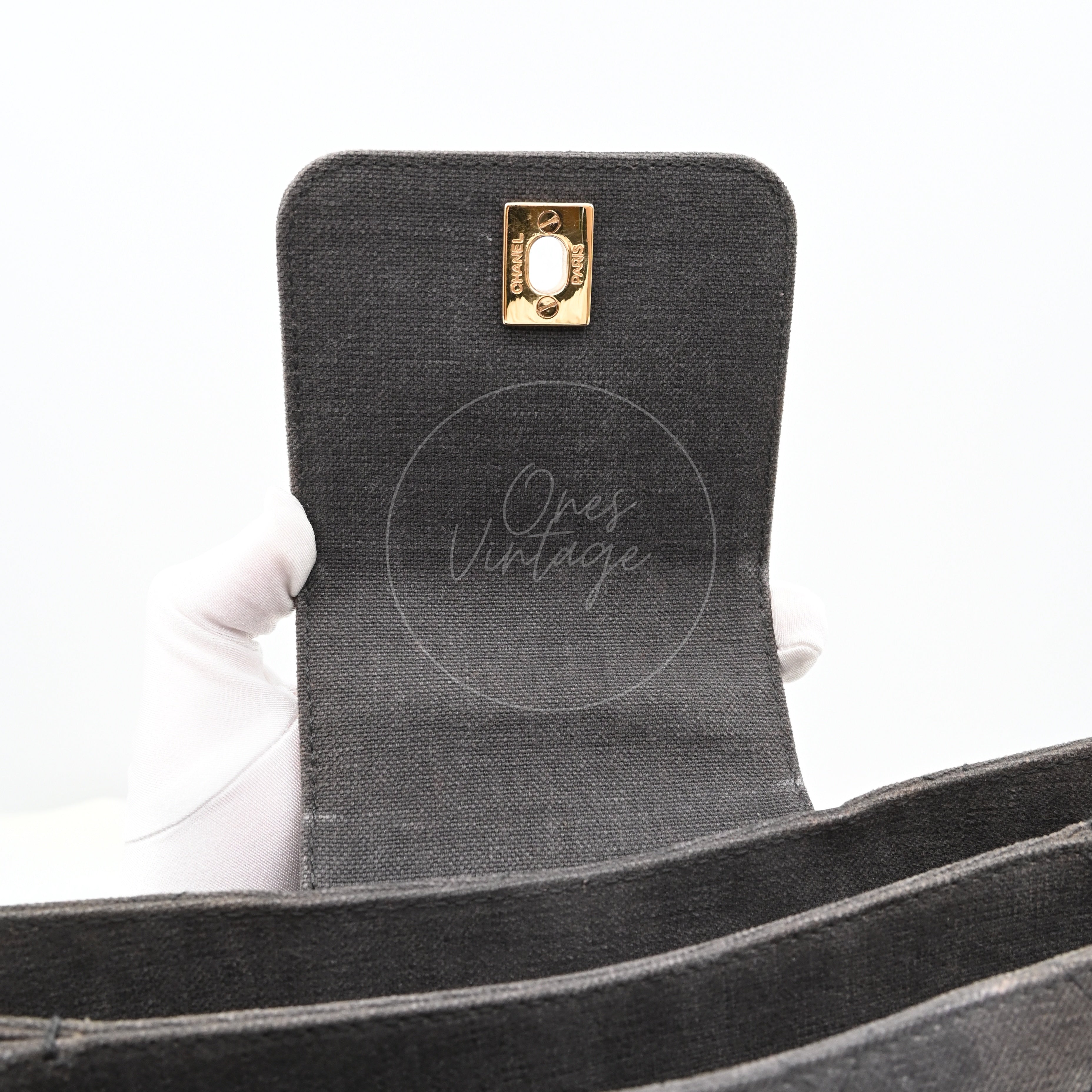 [Pre-owned] Chanel Grey Matelasse Canvas Shoulder Bag