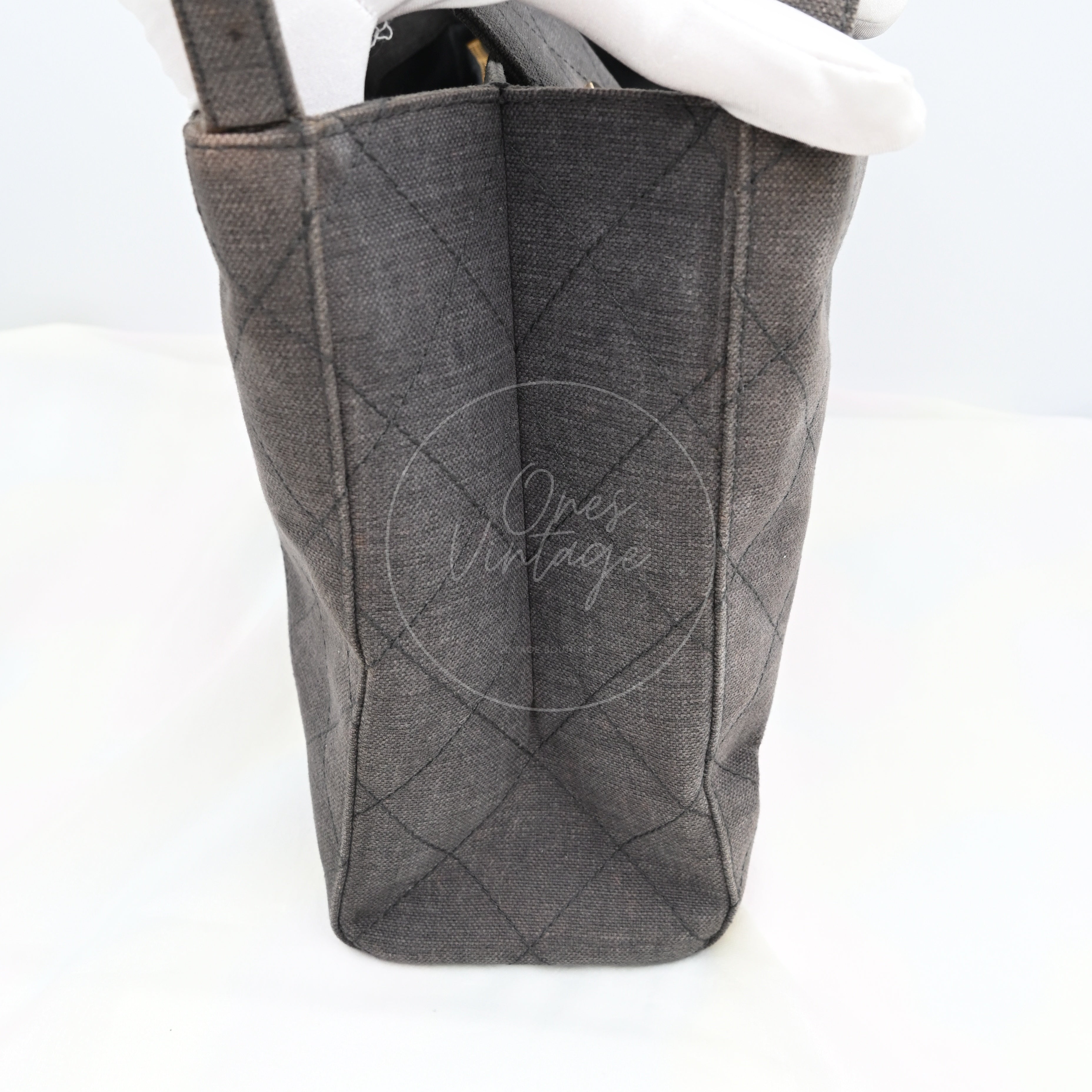 [Pre-owned] Chanel Grey Matelasse Canvas Shoulder Bag