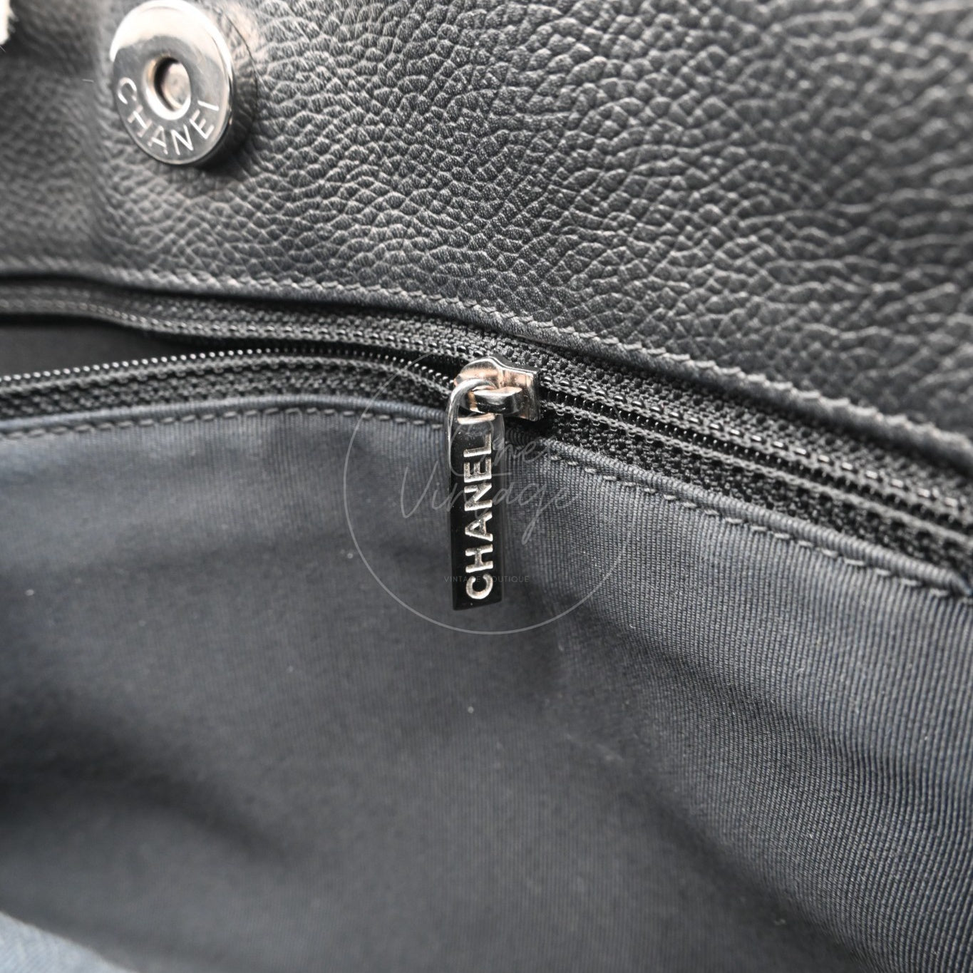 [Pre-Owned] Chanel Cerf Small Black Calfskin Tote Bag Silver-tone Hardware Series 18