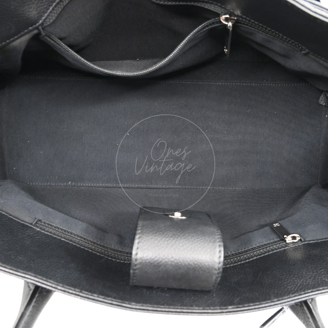 [Pre-Owned] Chanel Cerf Small Black Calfskin Tote Bag Silver-tone Hardware Series 18