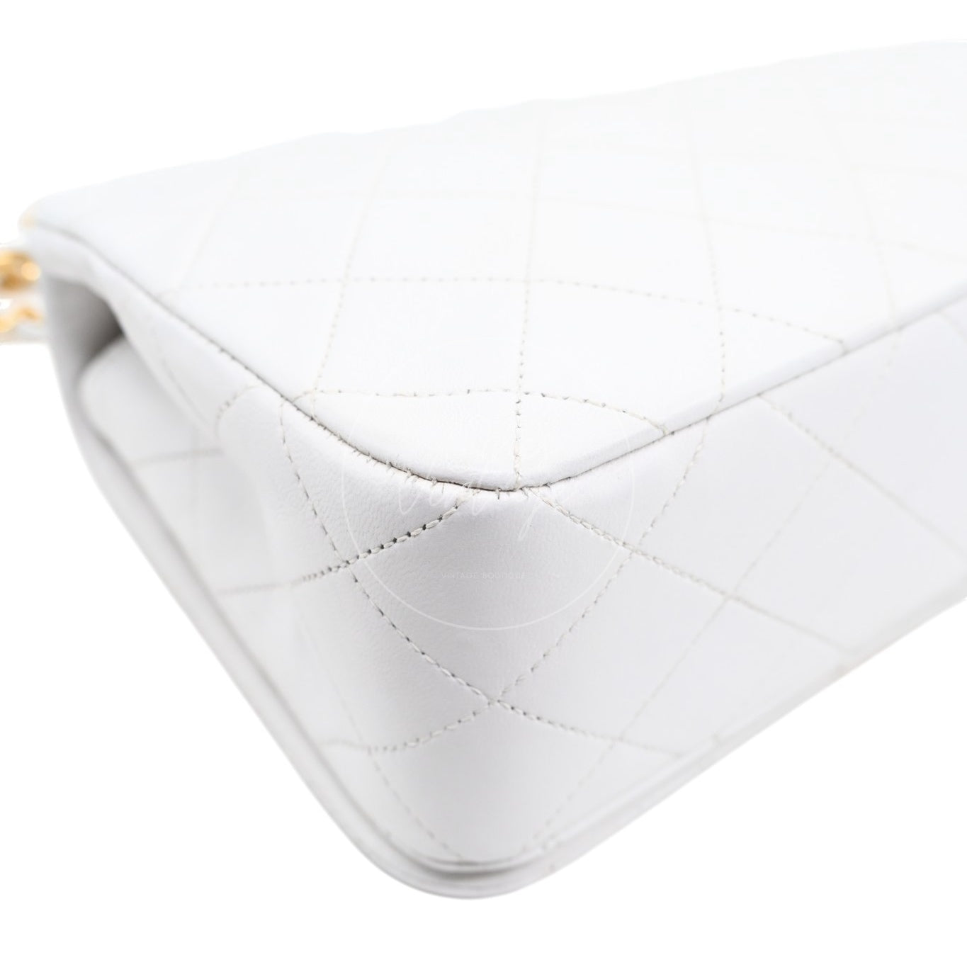 [Pre-owned] Chanel Quilted Classic White Full Flap Shoulder Bag Series 1