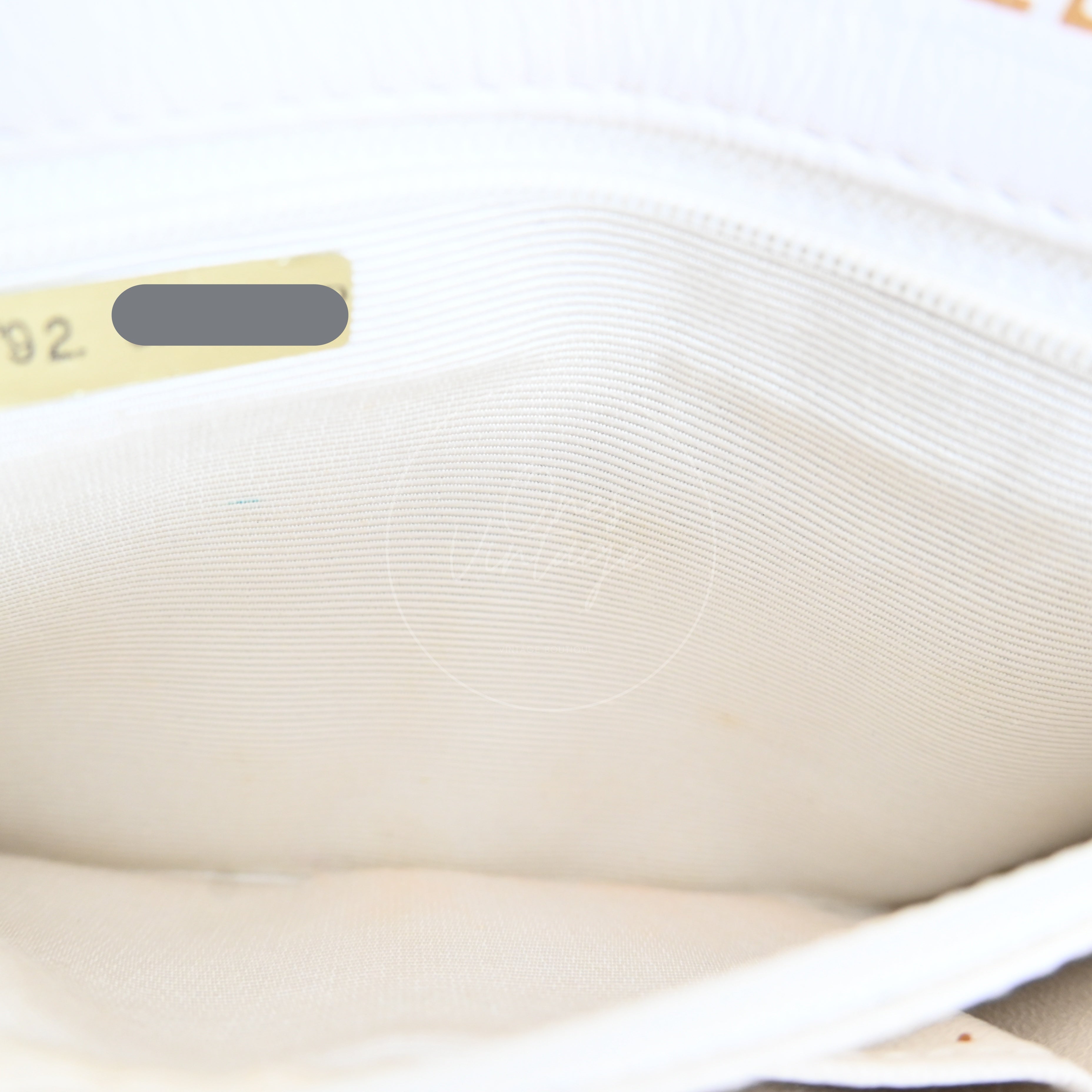 [Pre-owned] Chanel Quilted Classic White Full Flap Shoulder Bag Series 1