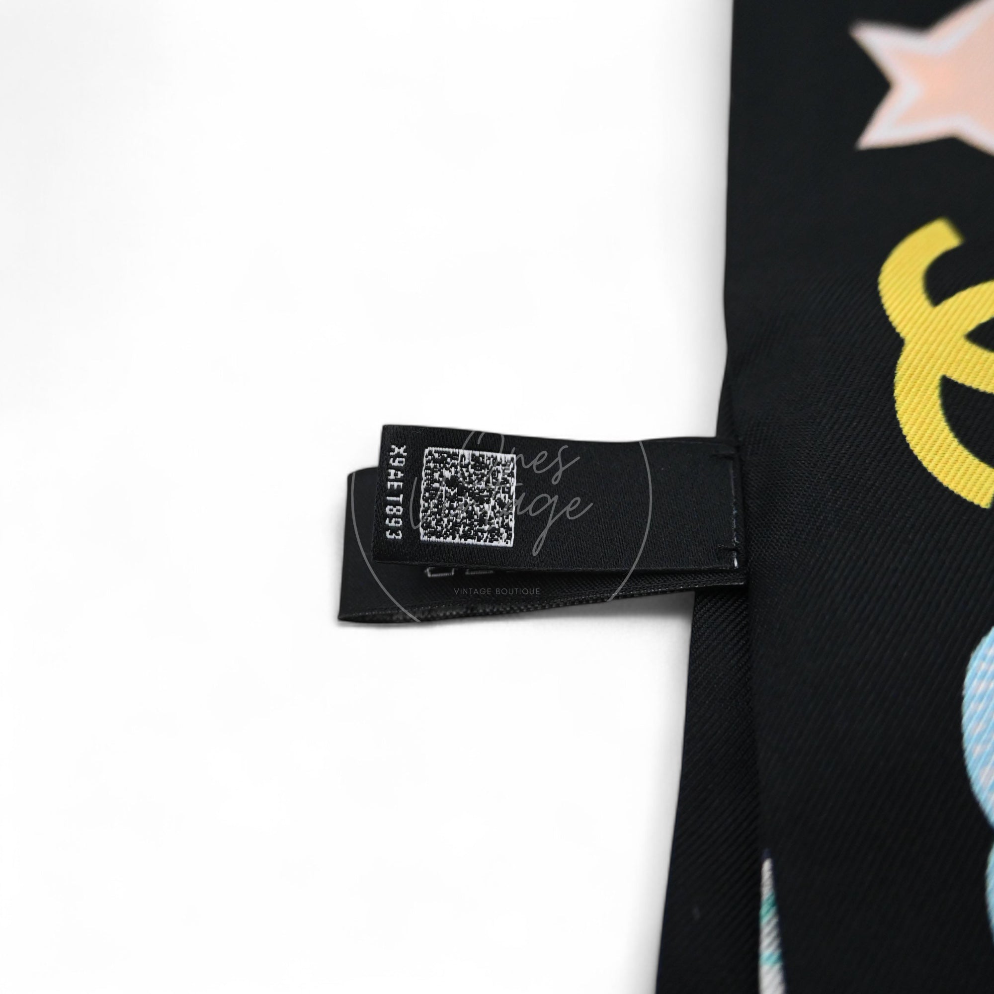 [Pre-owned] Chanel Silk Twilly CC Mark Scarf
