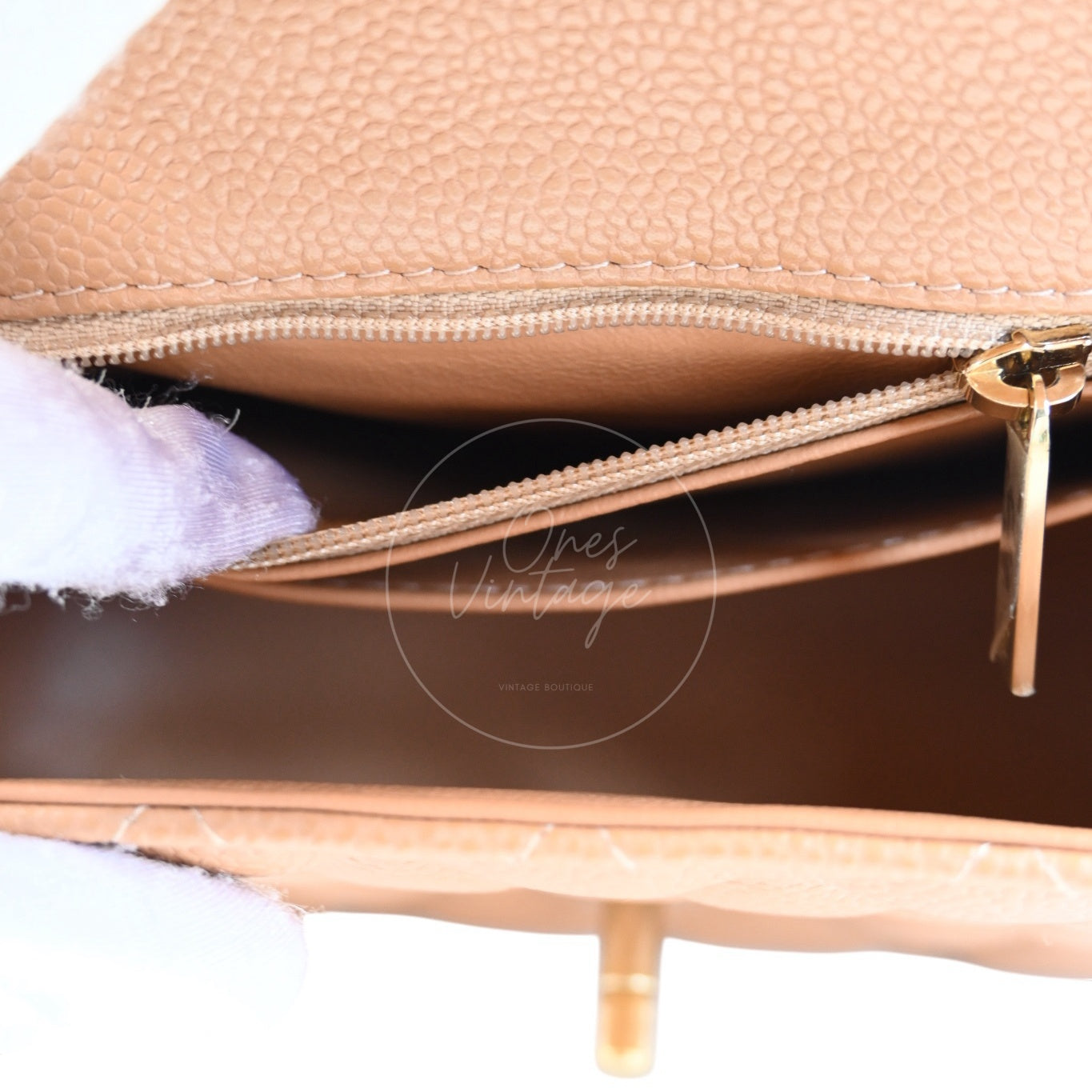 [Pre-owned] Chanel Mini Square Caviar Flap Beige Series 25 Handbag