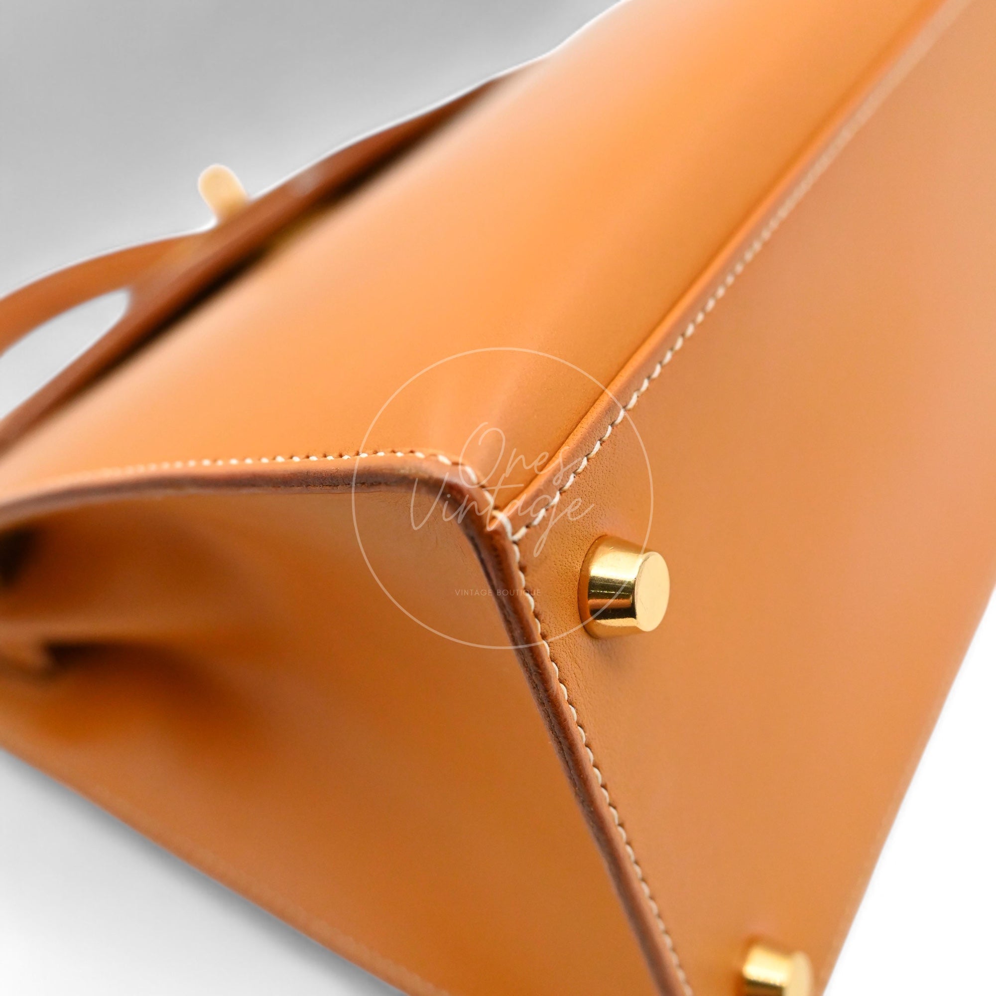 [Pre-owned] Hermes Kelly 28 Natural Sable Chamonix GHW Stamp Square G
