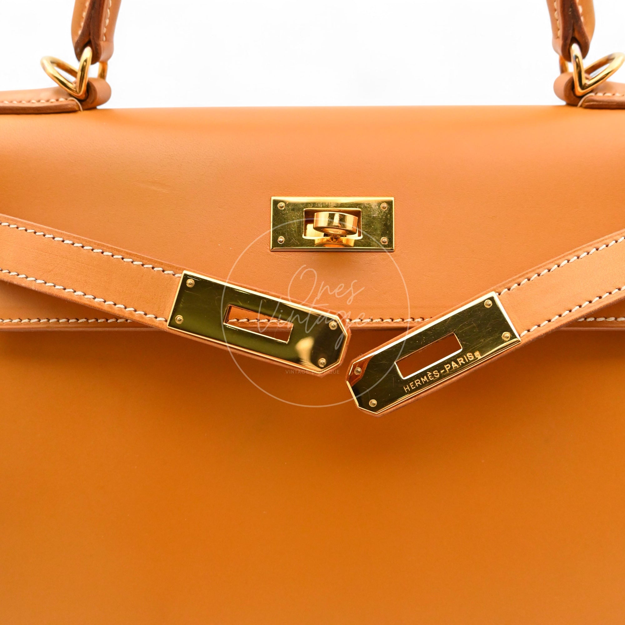 [Pre-owned] Hermes Kelly 28 Natural Sable Chamonix GHW Stamp Square G