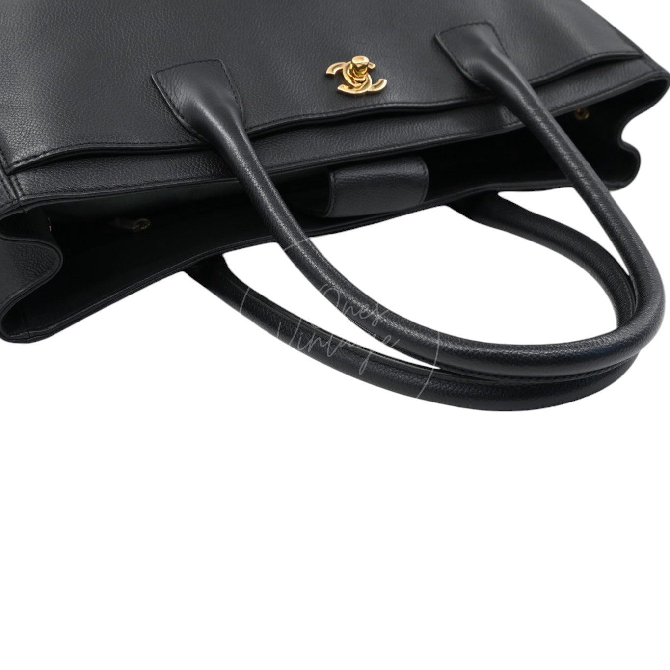 [Pre-owned] Chanel Cerf Small Black Calfskin Tote Bag GHW Series 16