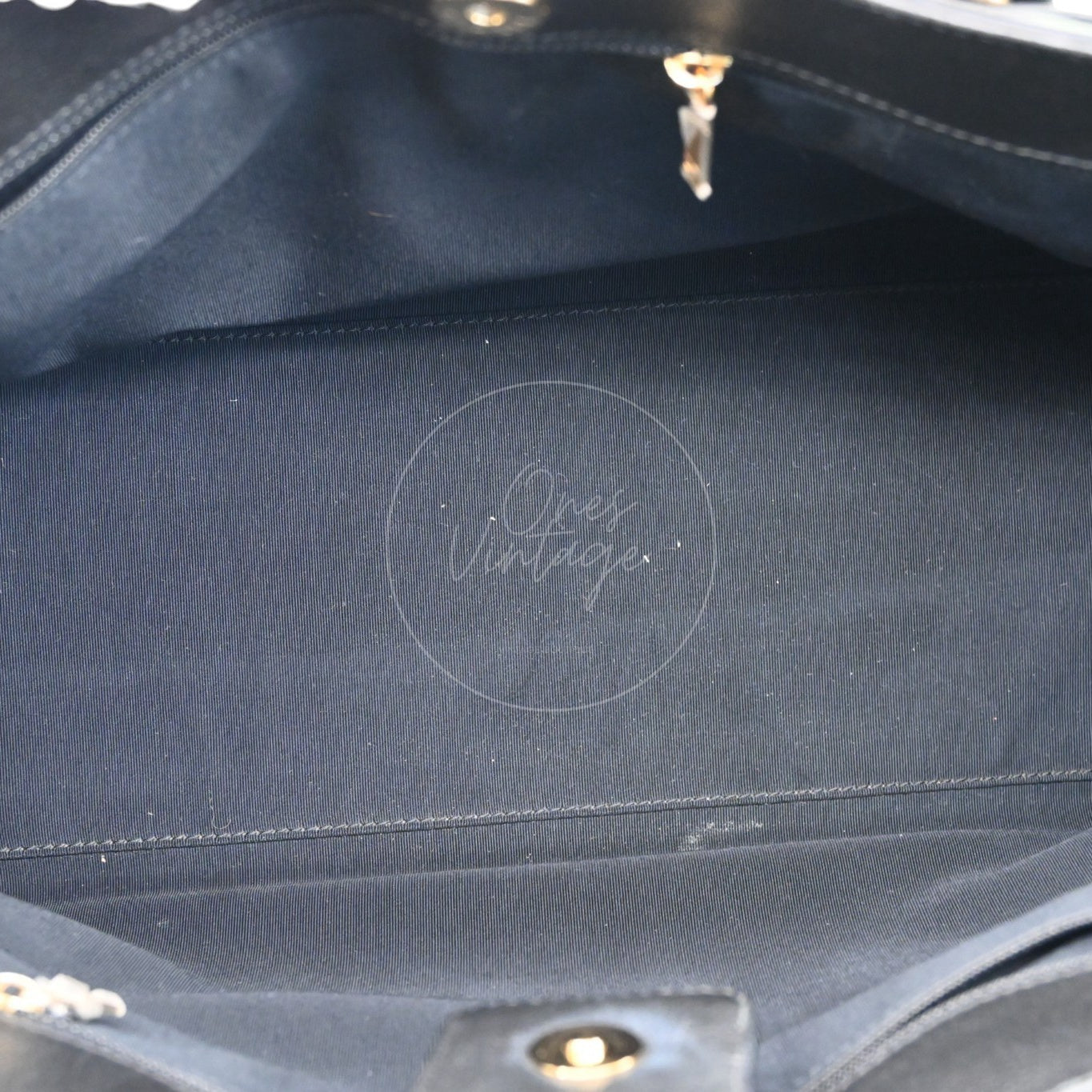 [Pre-owned] Chanel Cerf Small Black Calfskin Tote Bag GHW Series 16