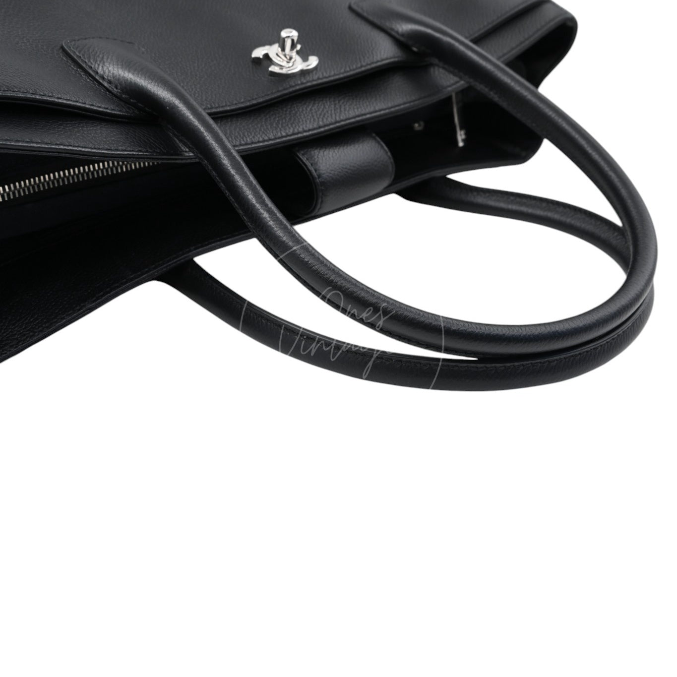 [Pre-owned] Chanel Cerf Small Black Calfskin Tote Bag Silver-tone Hardware Series 14