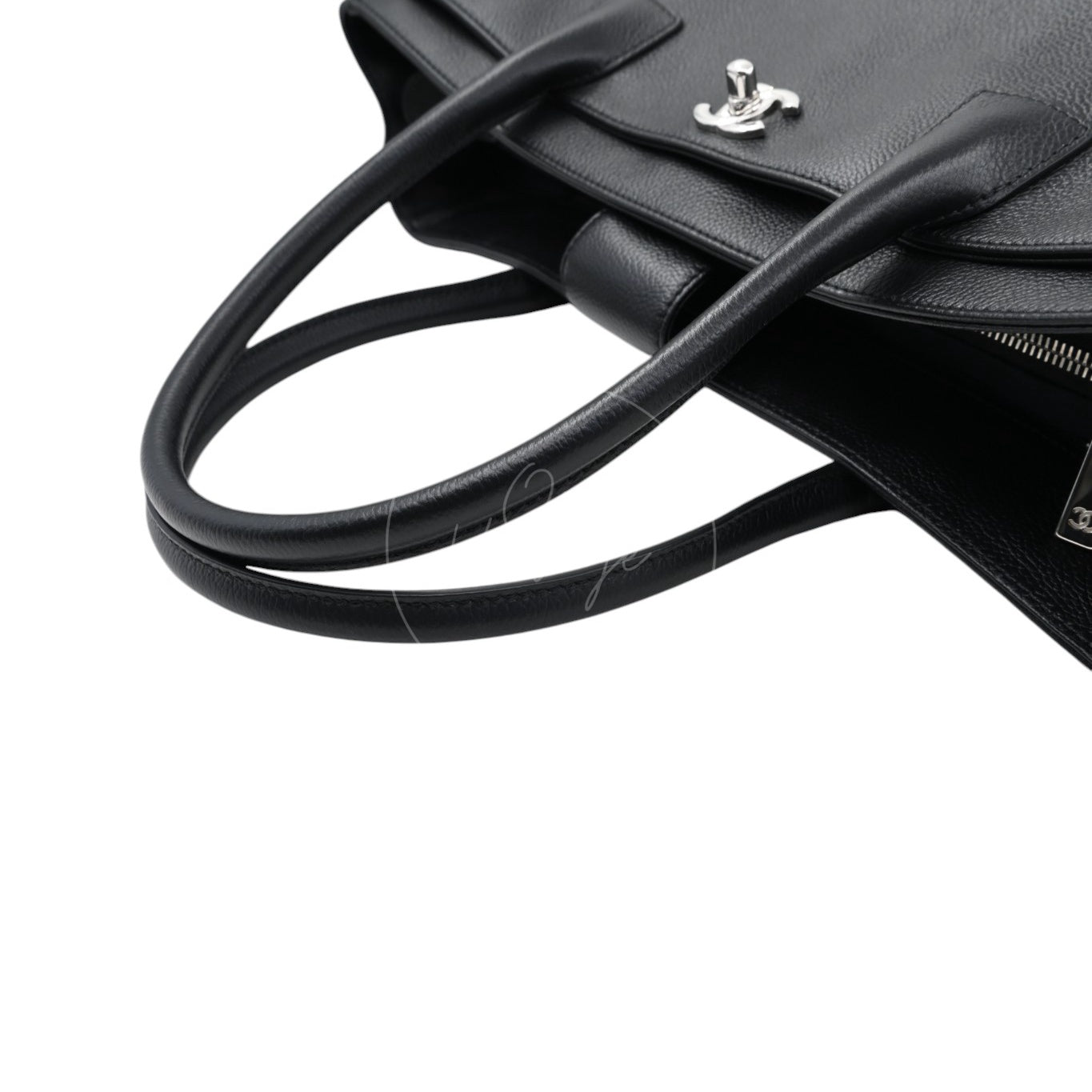 [Pre-owned] Chanel Cerf Small Black Calfskin Tote Bag Silver-tone Hardware Series 14