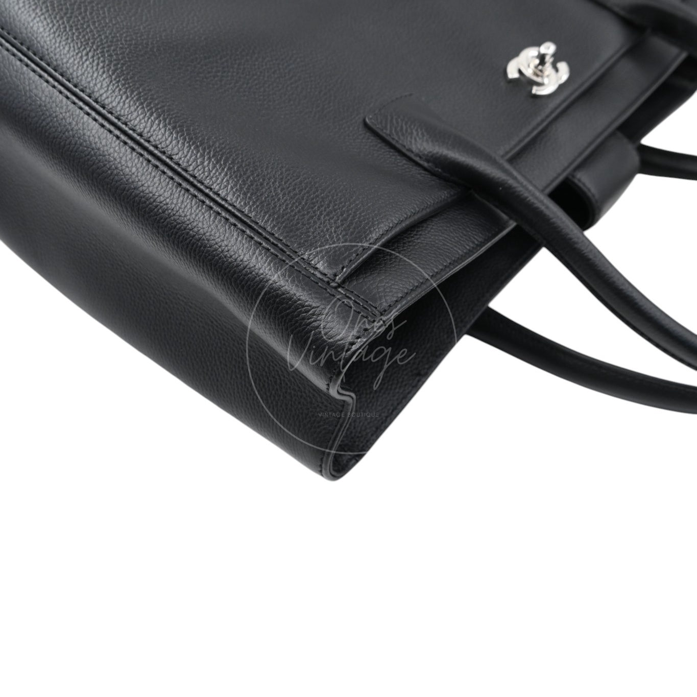[Pre-owned] Chanel Cerf Small Black Calfskin Tote Bag Silver-tone Hardware Series 14