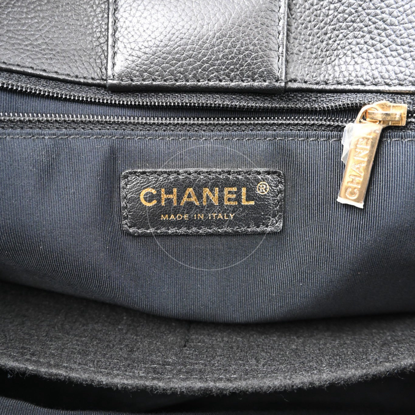 [Pre-owned] Chanel Cerf Small Black Calfskin Tote Bag GHW Series 16
