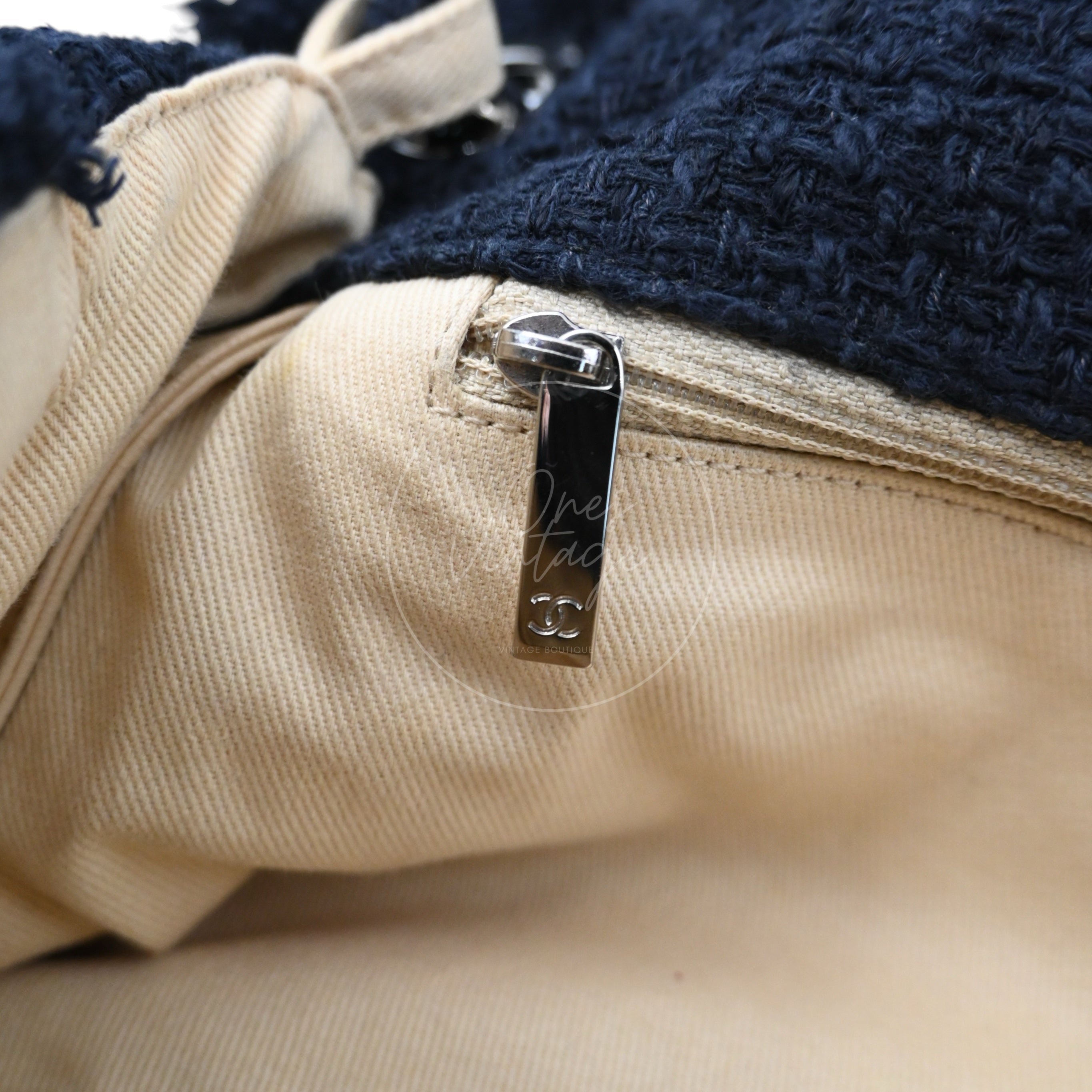 [Pre-owned] Chanel Black Tweed Fringe CC Flap Bag Series 13