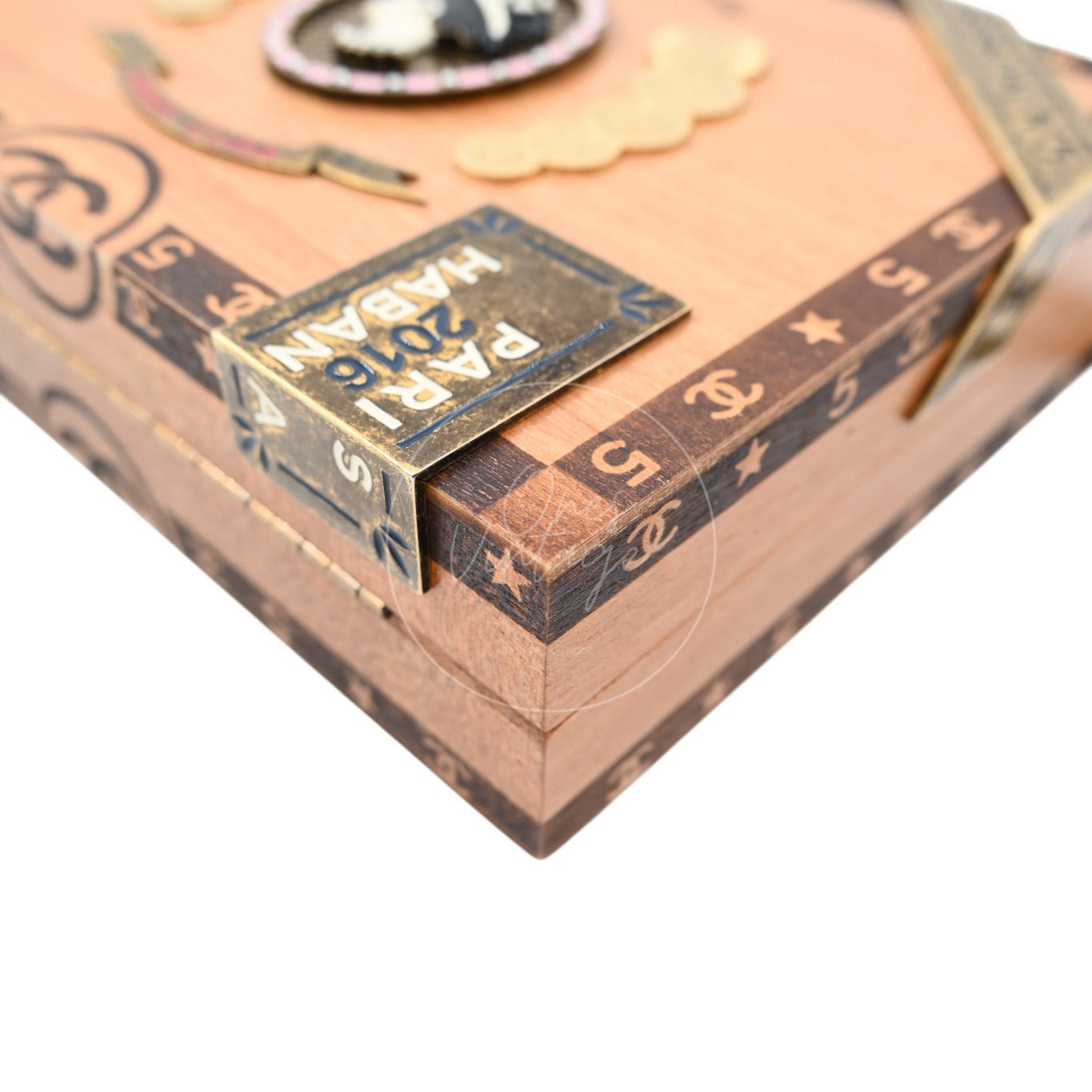 [Pre-Owned] Chanel Havana Vanity Wood Case Cigar Clutch Series 23