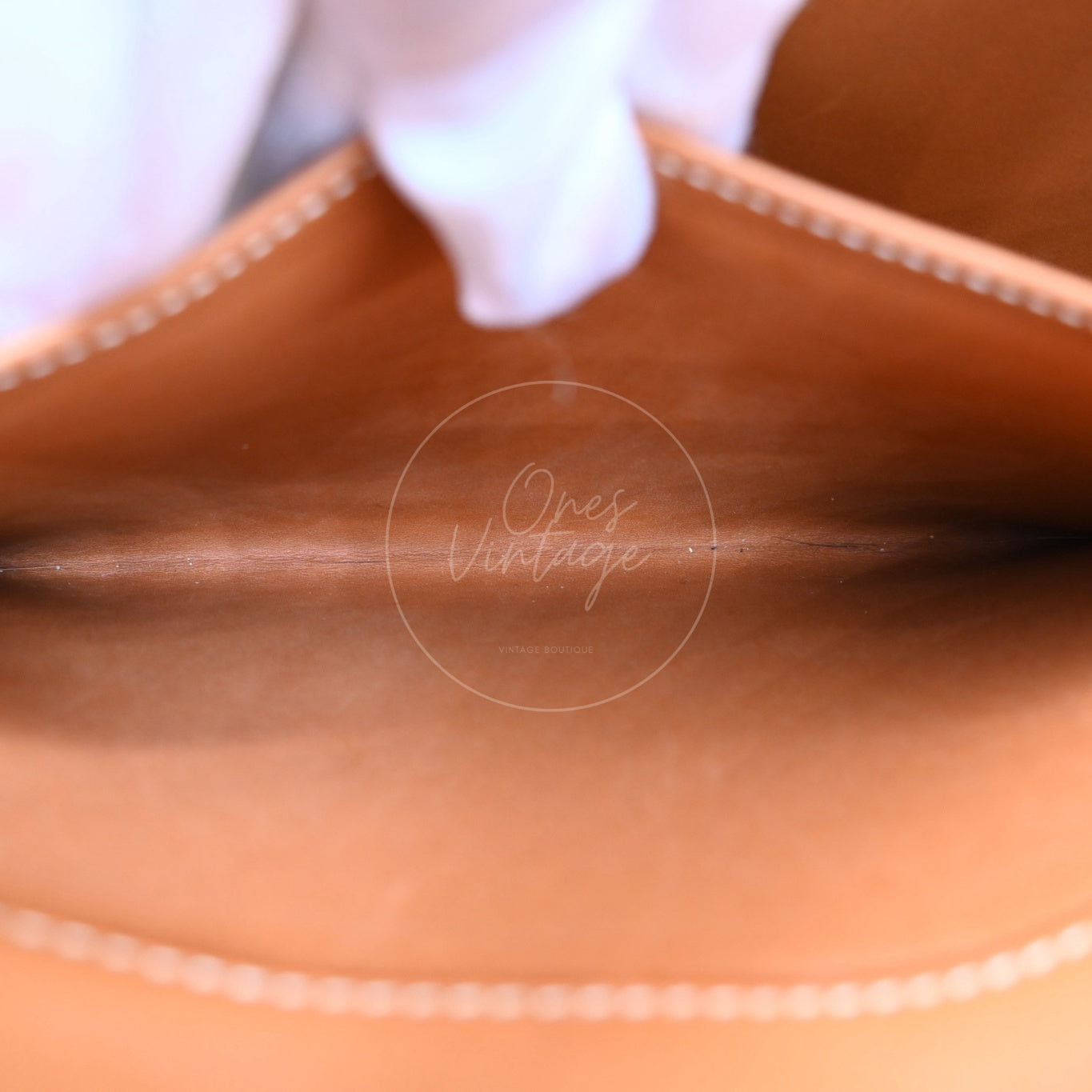 ```json
[
  {
    "translated_text": "[Pre-Owned] Hermes Birkin 30 Gold Brown Veau Doblis Grizzly Swift Stamp Square P"
  }
]
```