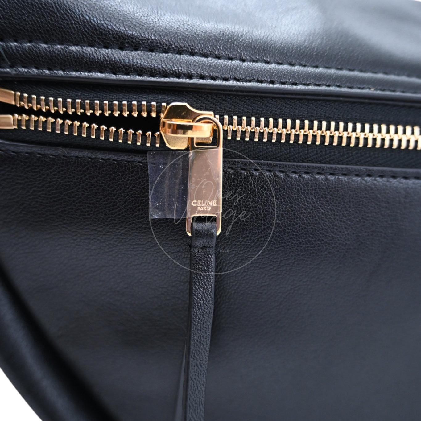 [Pre-owned] Celine Halfmoon Soft Triomphe Bag In Supple Shiny Lambskin