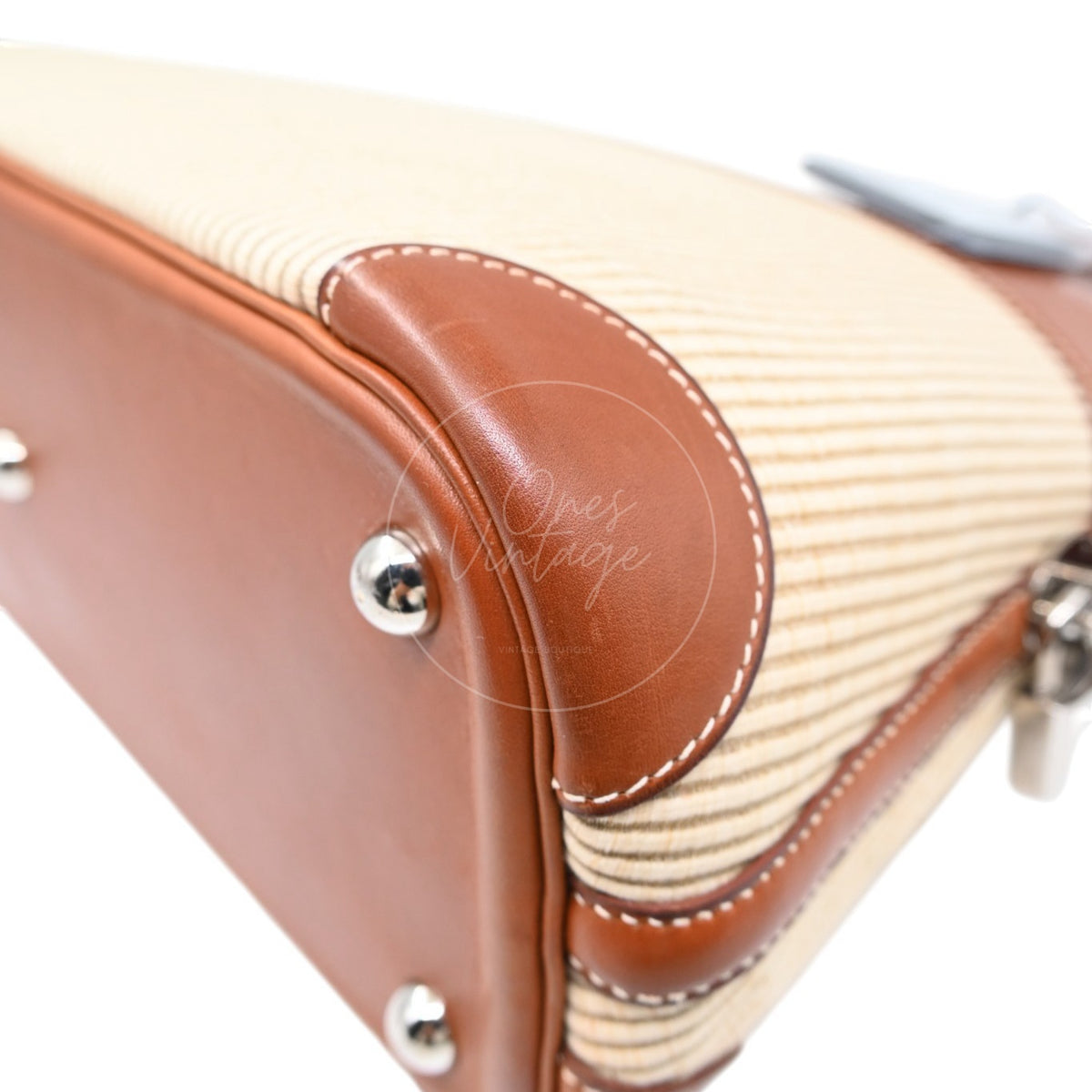 Hermès Bolide 26 in Fauve Barenia leather and Crinoline fabric with palladium-plated hardware, Square D stamp, rear right base corner and protective feet