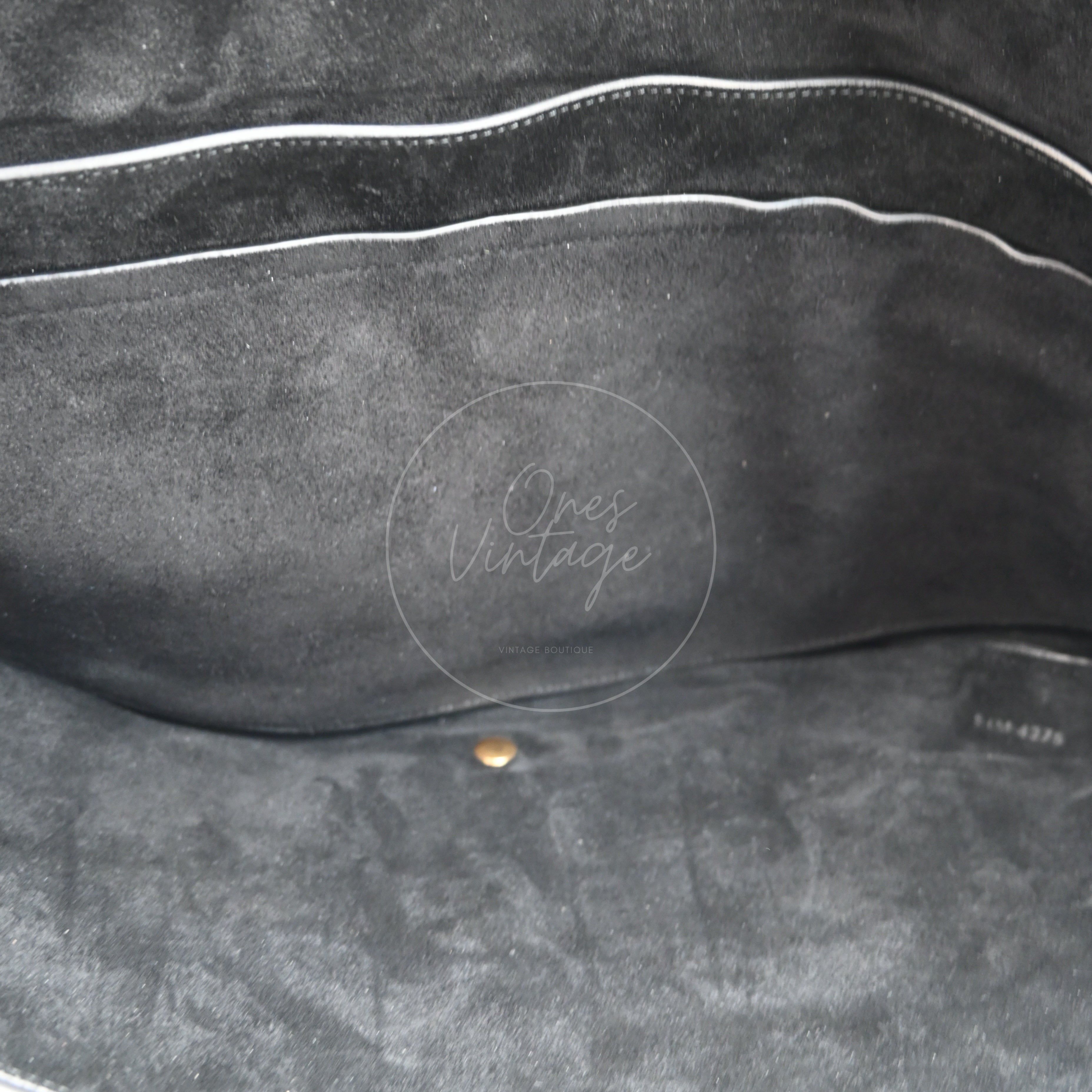 [Pre-owned] Celine Halfmoon Soft Triomphe Bag In Supple Shiny Lambskin