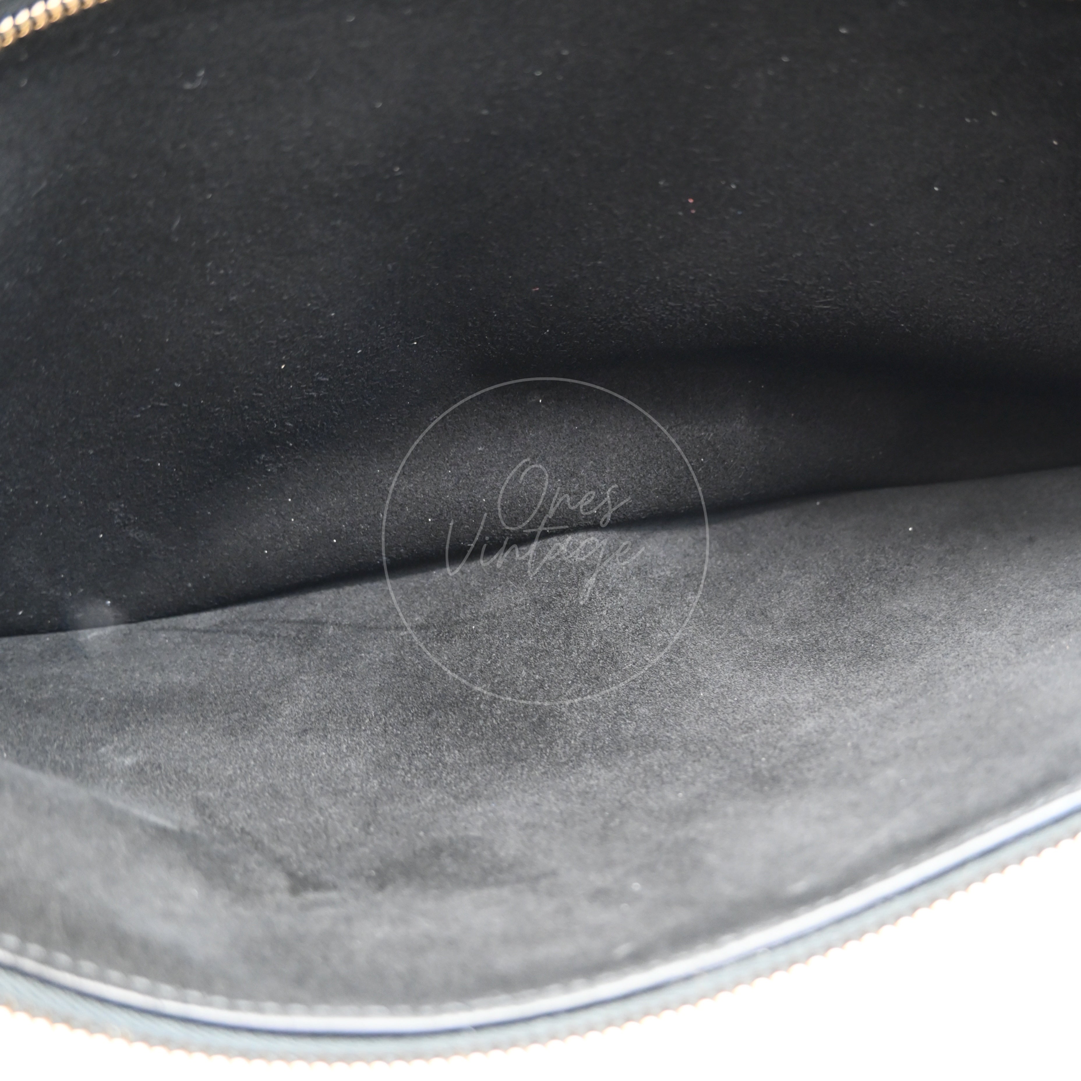 [Pre-owned] Celine Halfmoon Soft Triomphe Bag In Supple Shiny Lambskin