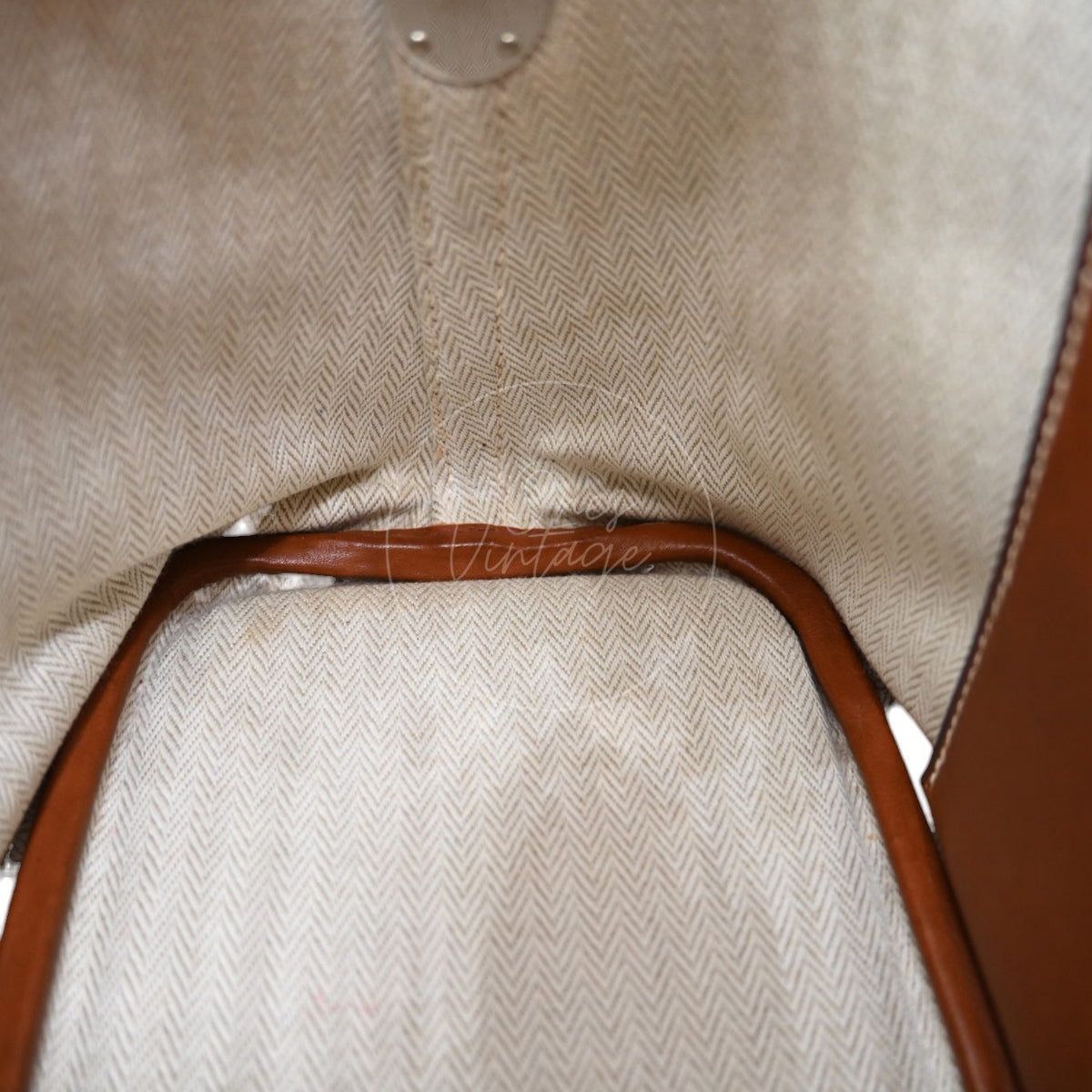 Hermès Bolide 26 in Fauve Barenia leather and Crinoline fabric with palladium-plated hardware, Square D stamp, interior Crinoline lining and leather base