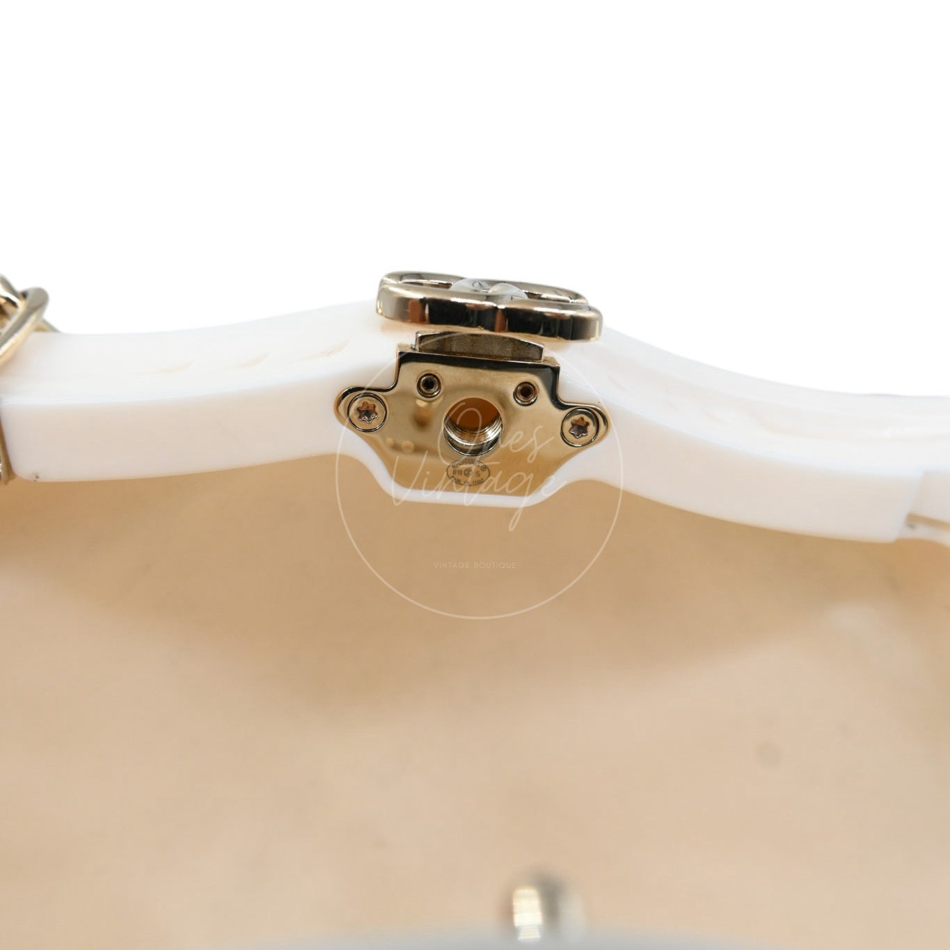 Chanel Plexiglass Evening On The Beach Shell GHW Cream White