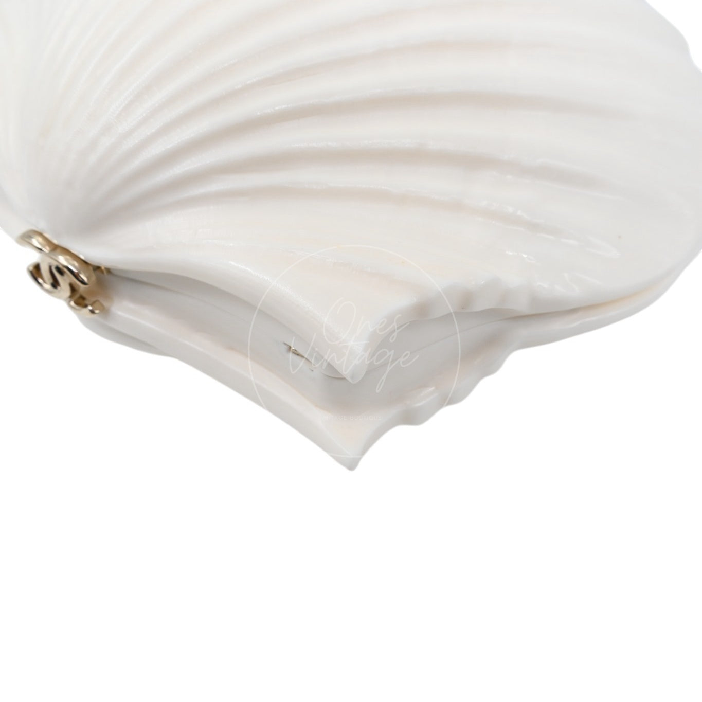 Chanel Plexiglass Evening On The Beach Shell GHW Cream White
