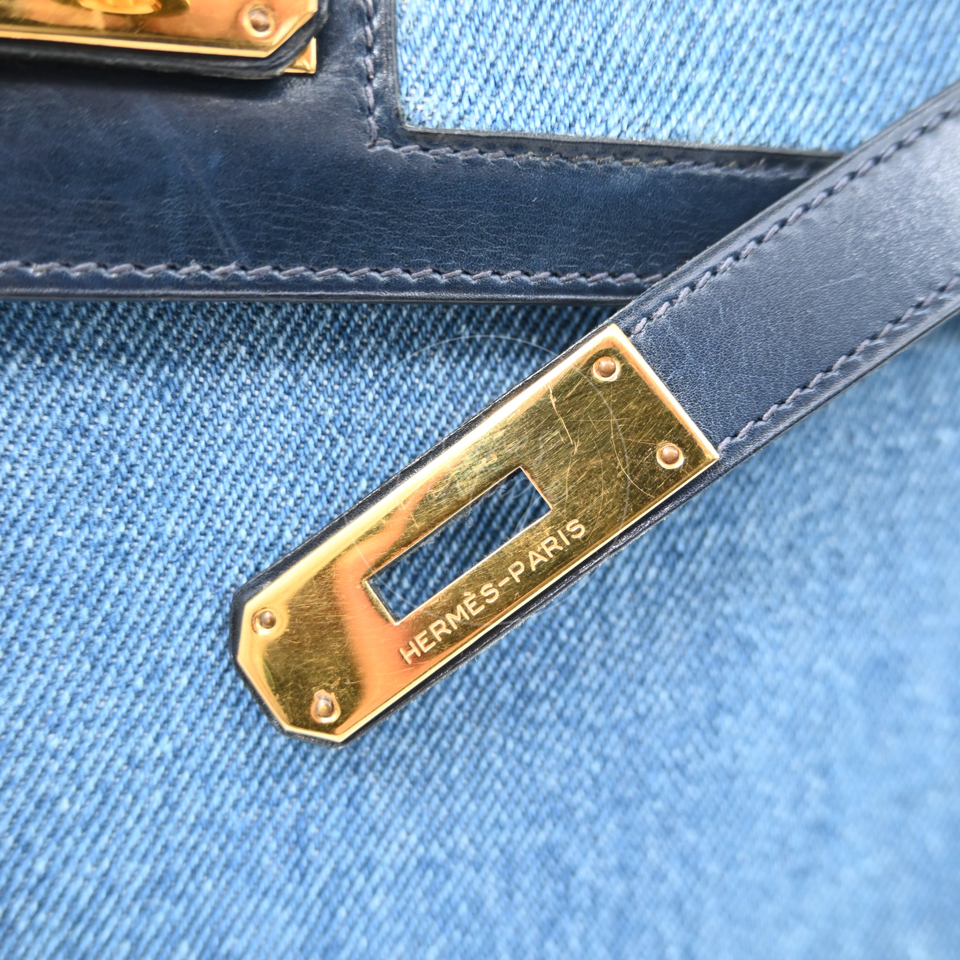 [Pre-owned] Hermes Kelly 28 Navy and Denim Blue GHW Stamp Circle L