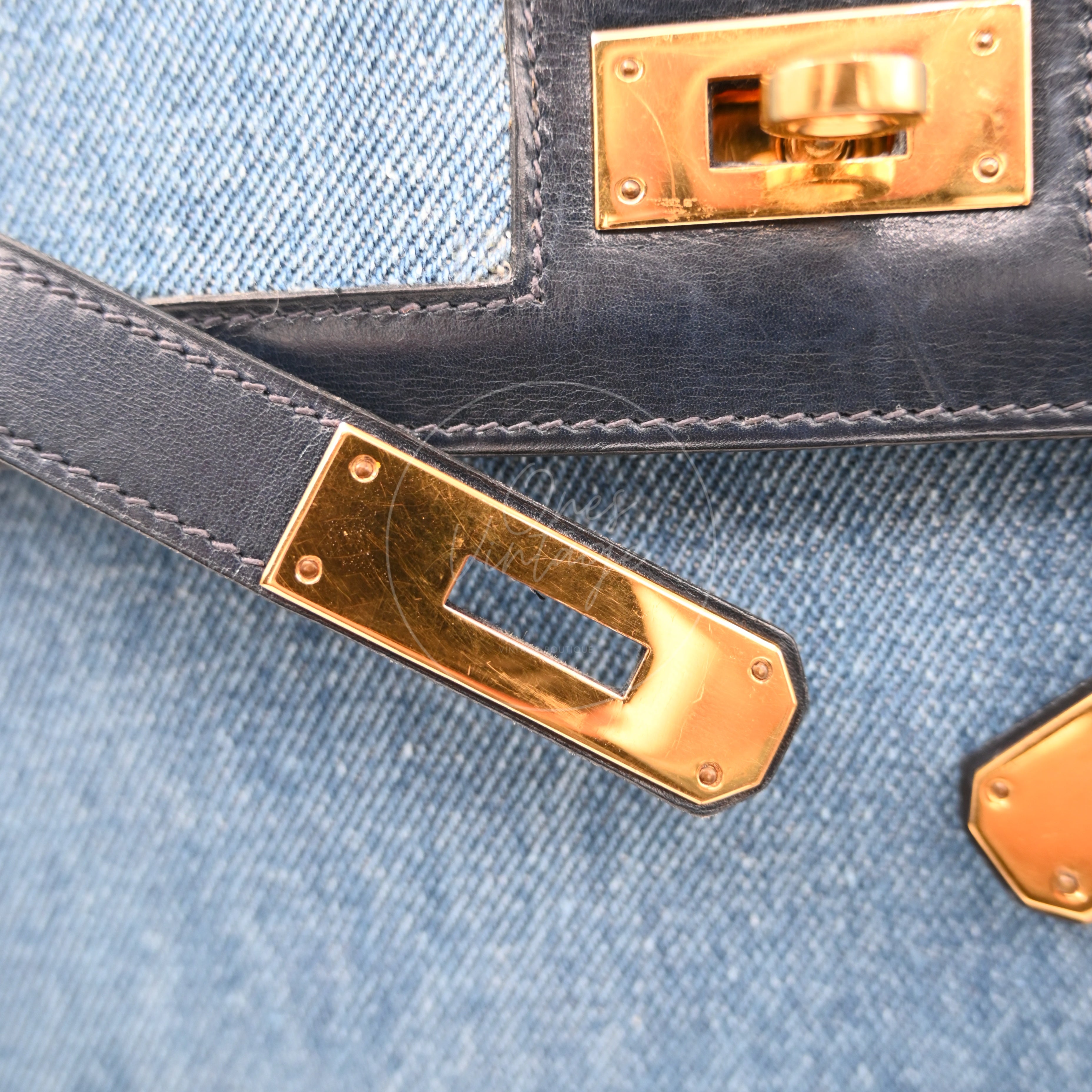 [Pre-owned] Hermes Kelly 28 Navy and Denim Blue GHW Stamp Circle L