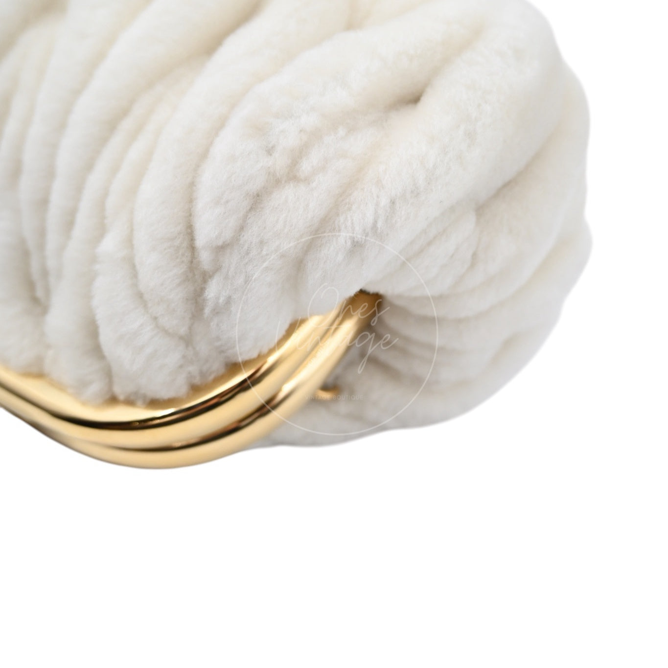 [Pre-owned] Miu Miu Belle White Shearling Bag