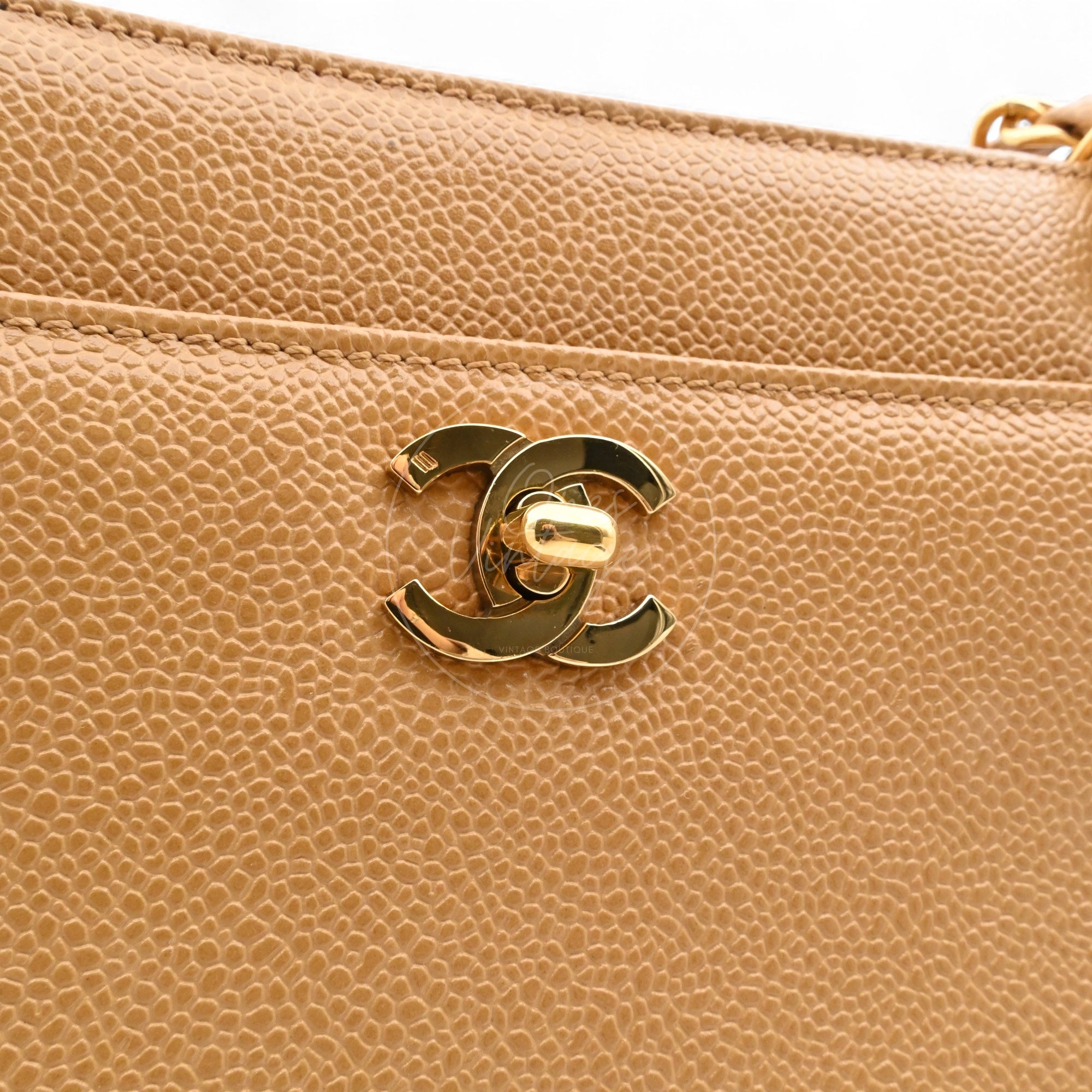 [Pre-owned] Chanel Beige Caviar Tote Bag