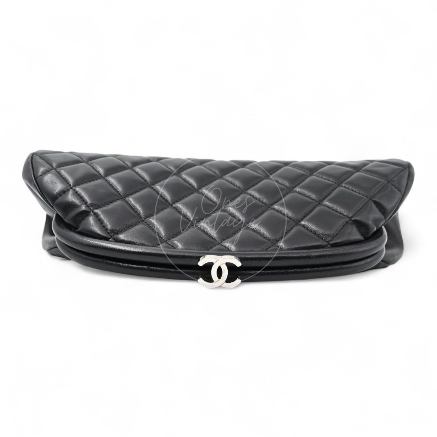 [Pre-owned] Chanel Quilted Timeless Kisslock Clutch Black Lambskin Bag