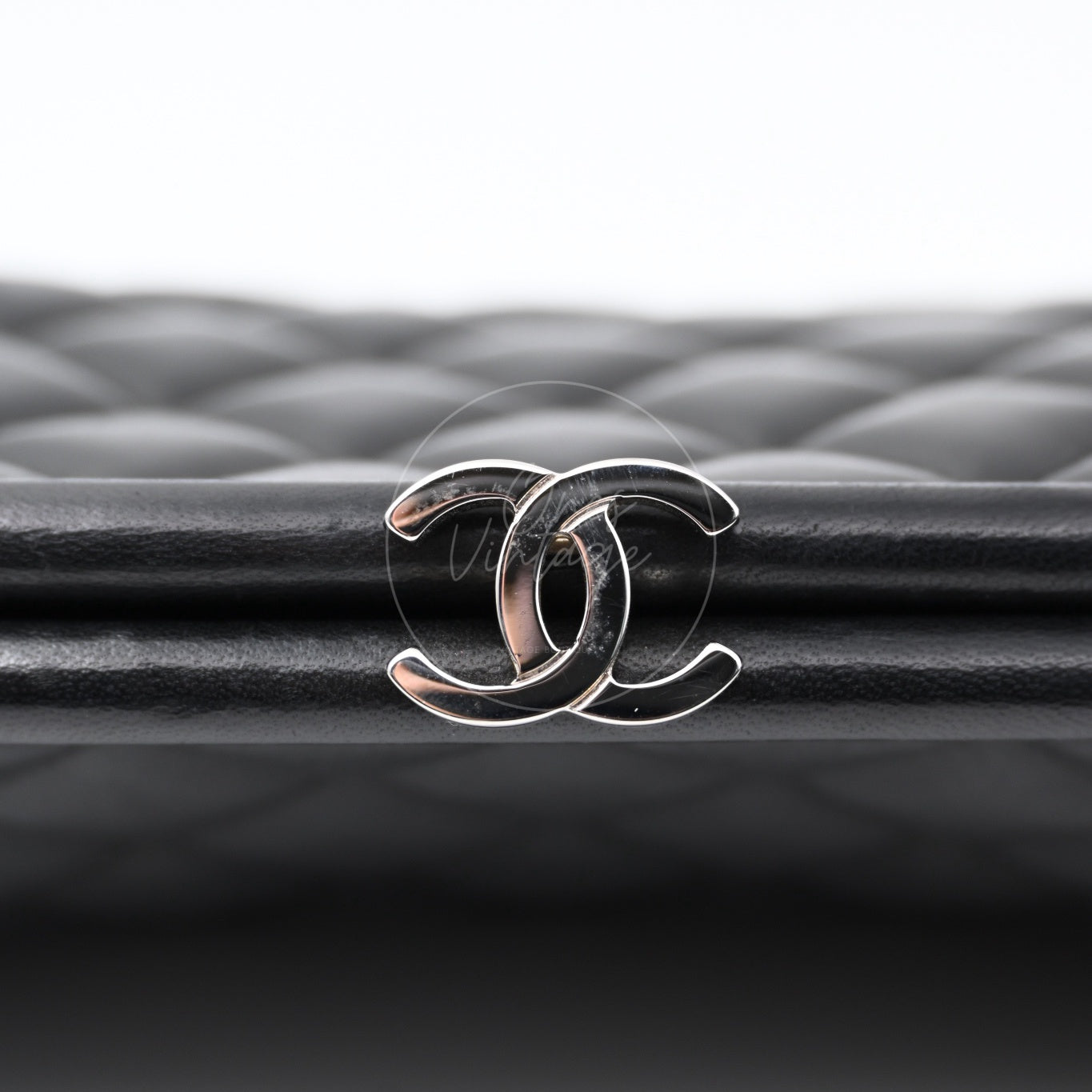 [Pre-owned] Chanel Quilted Timeless Kisslock Clutch Black Lambskin Bag